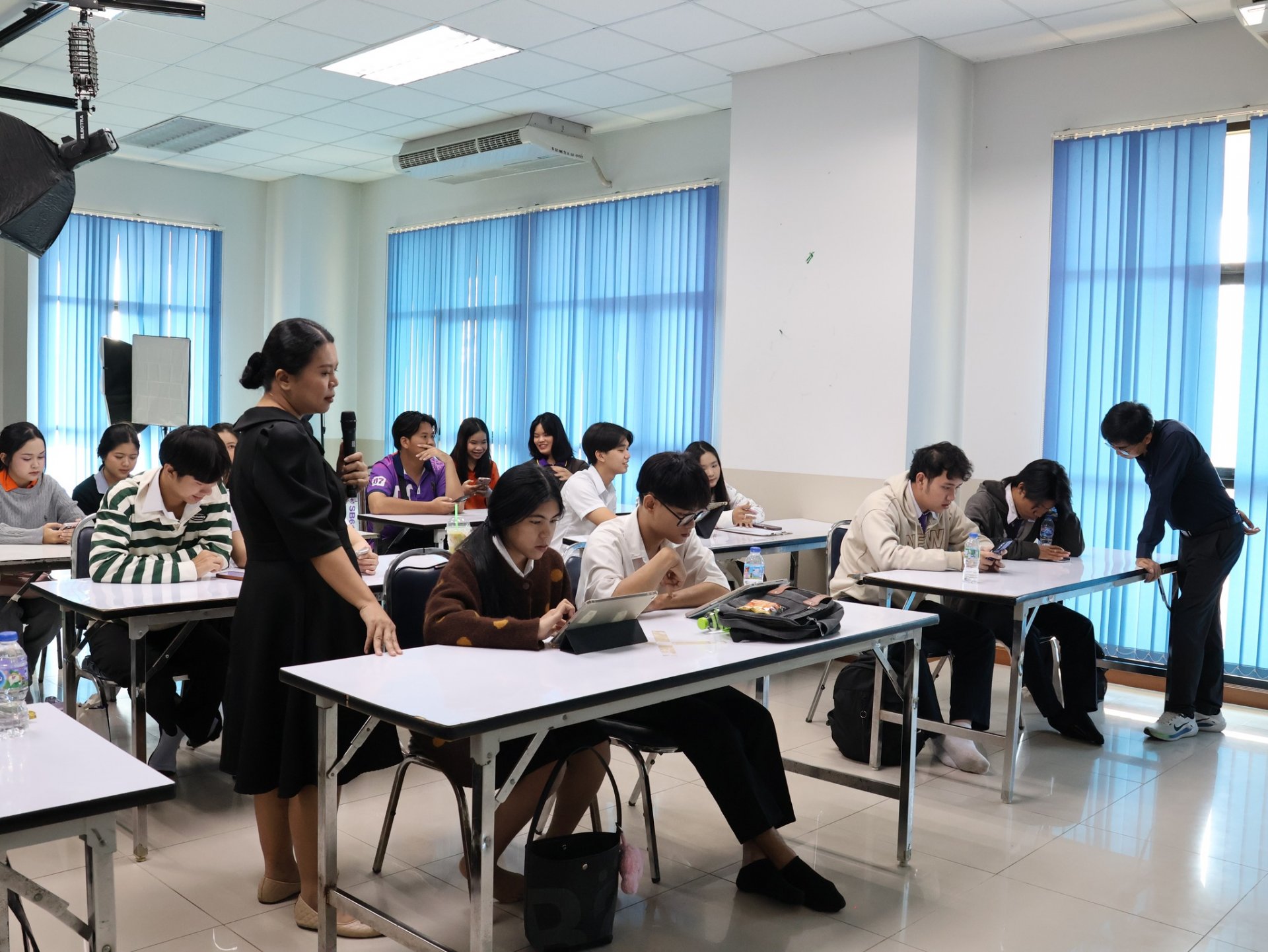 โครงการอบรมเชิงปฏิบัติการ เรื่อง “กลยุทธ์การใช้สื่อสังคมออนไลน์ เพื่อสร้างรายได้สำหรับผู้ประกอบการรุ่นใหม่” - รูปภาพ 7