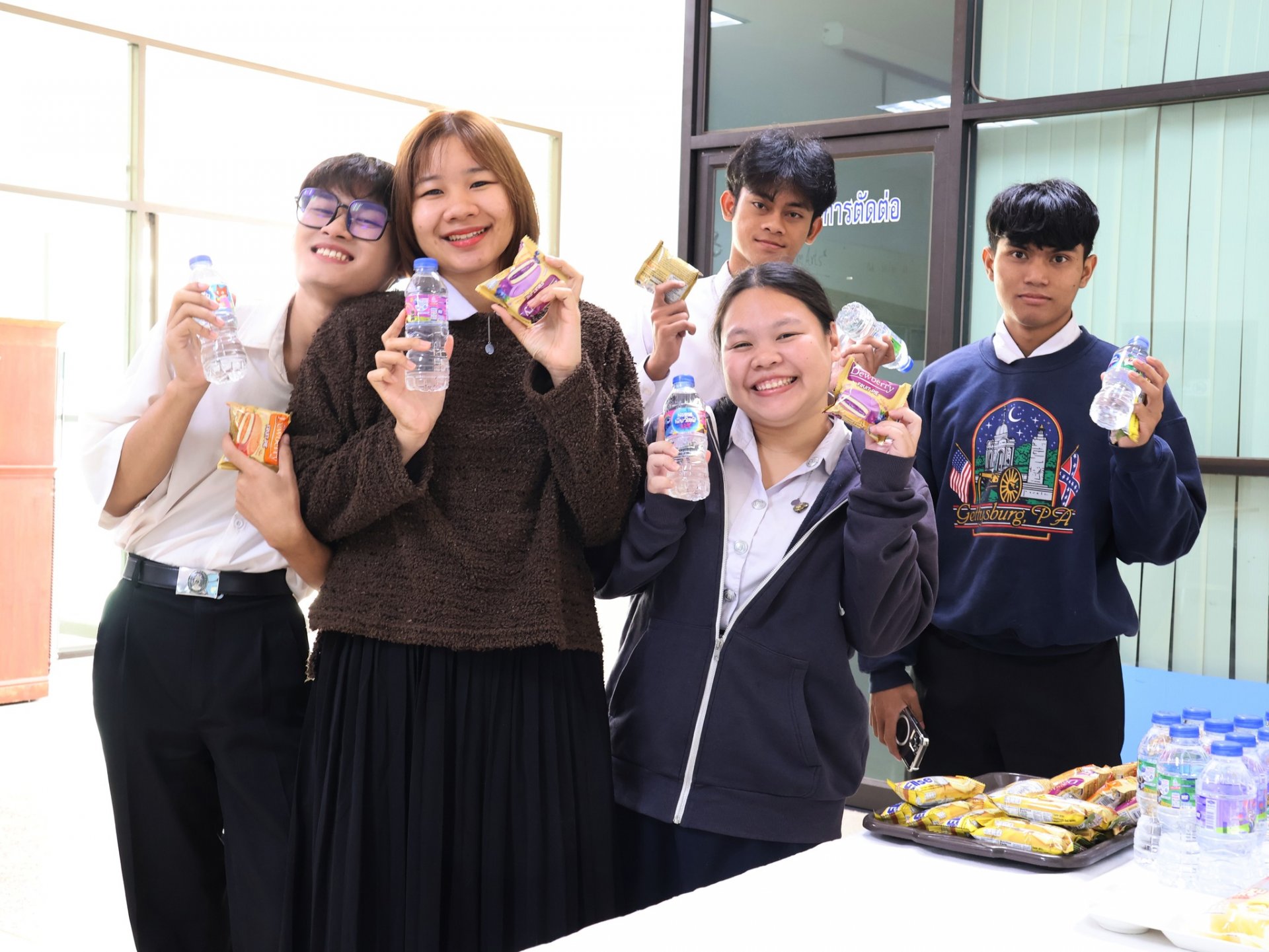 โครงการอบรมเชิงปฏิบัติการ เรื่อง “กลยุทธ์การใช้สื่อสังคมออนไลน์ เพื่อสร้างรายได้สำหรับผู้ประกอบการรุ่นใหม่” - รูปภาพ 11