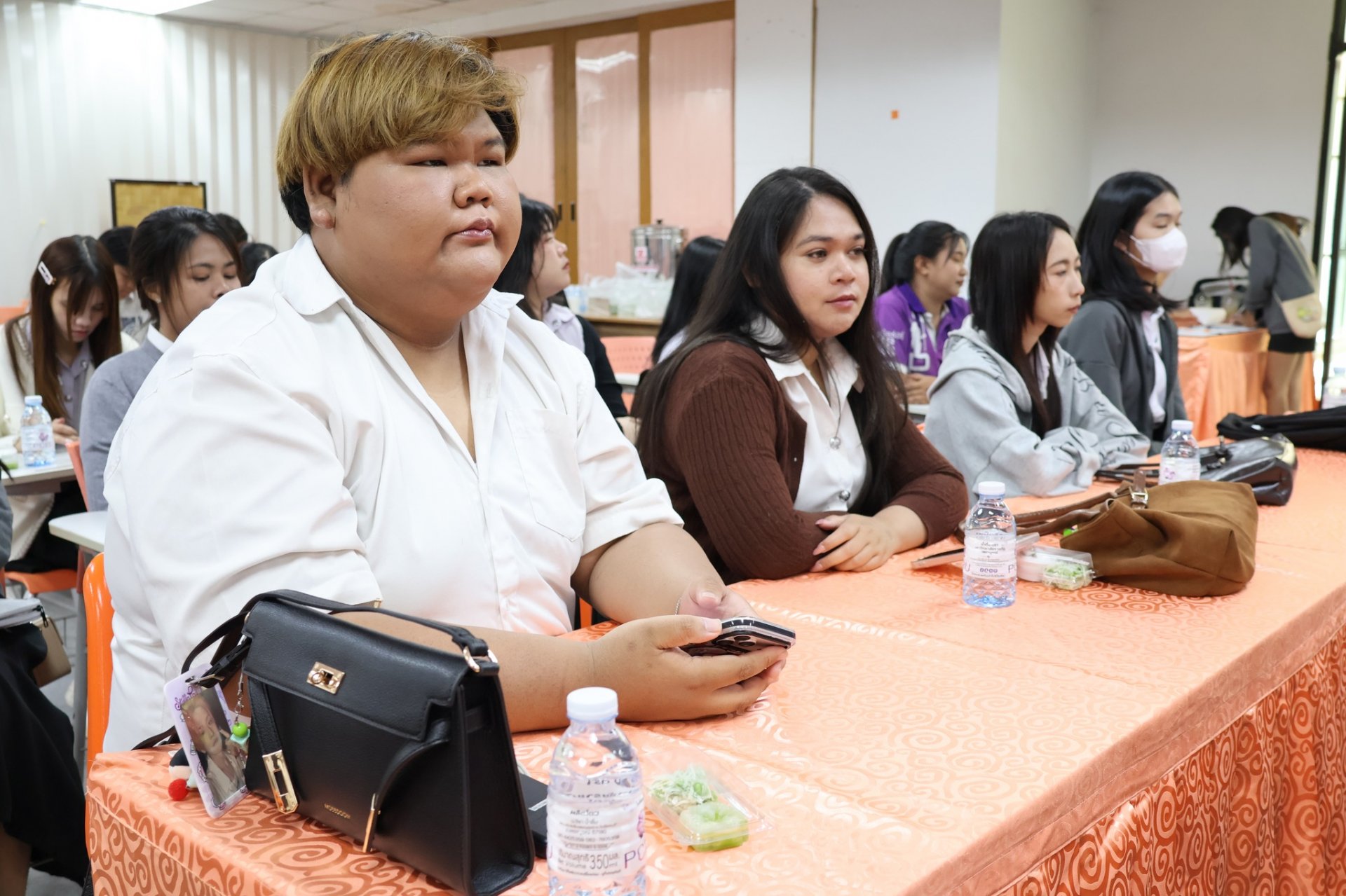 โครงการอบรมการยกระดับสมรรถนะทักษะด้านดิจิทัลและการประยุกต์ใช้เทคโนโลยีปัญญาประดิษฐ์ (AI) ของประชากรกลุ่มวัยเรียนระดับอุดมศึกษา (คณะวิทยาการจัดการ) - รูปภาพ 6