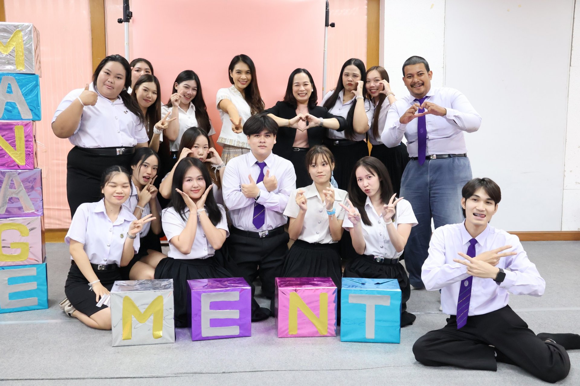 "วันทา ลาครู" สาขาวิชาการจัดการ - รูปภาพ 39