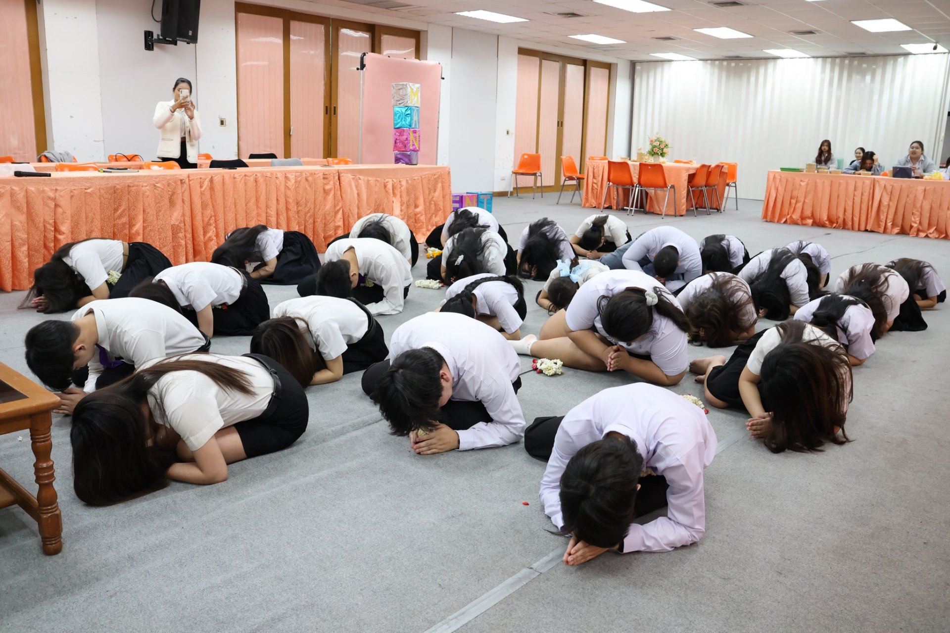 "วันทา ลาครู" สาขาวิชาการจัดการ - รูปภาพ 61