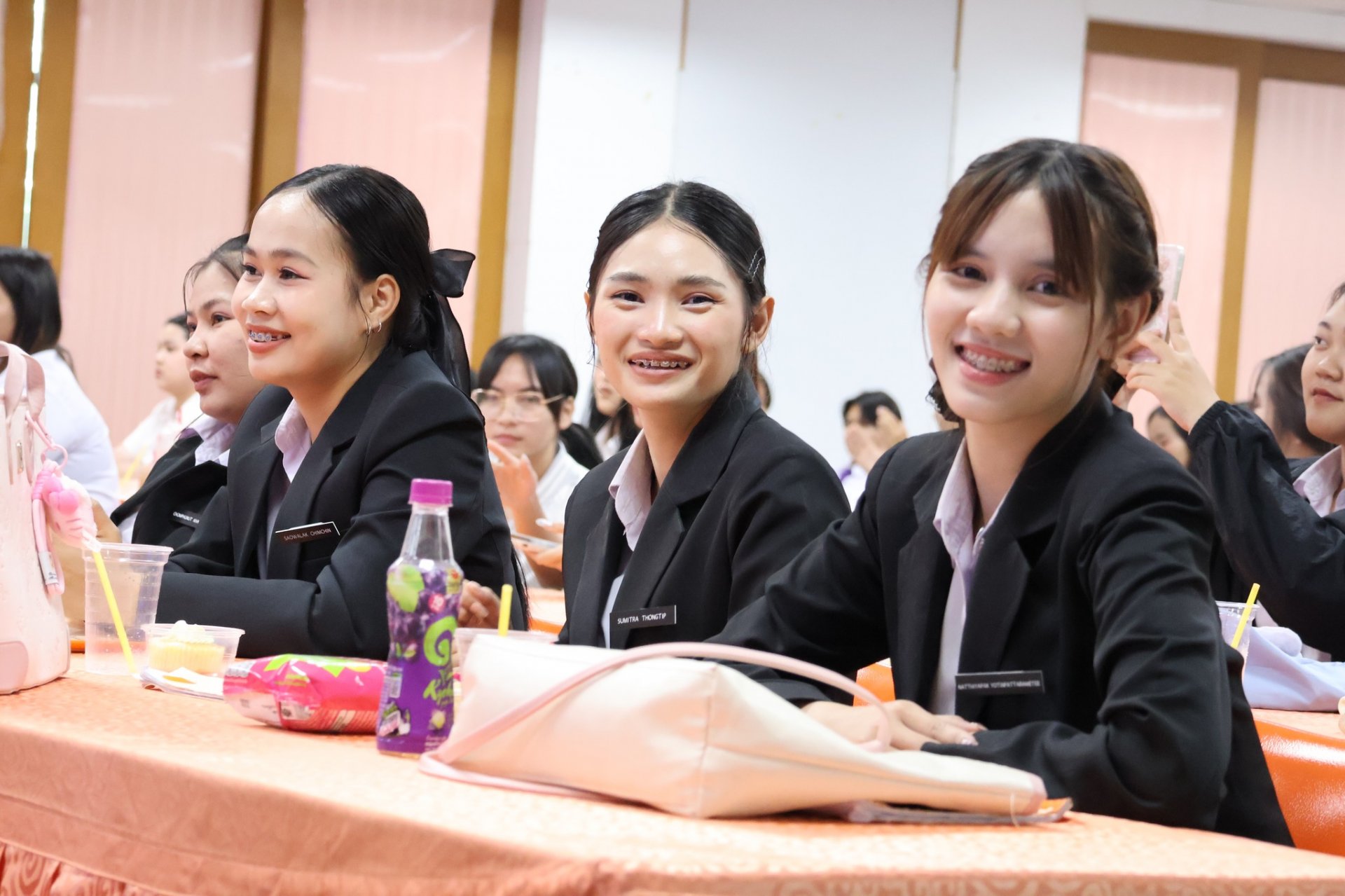 โครงการปัจฉิมนิเทศนักศึกษา ชั้นปีที่ 4 สาขาวิชาการตลาด ประจำปีการศึกษา 2568 - รูปภาพ 21