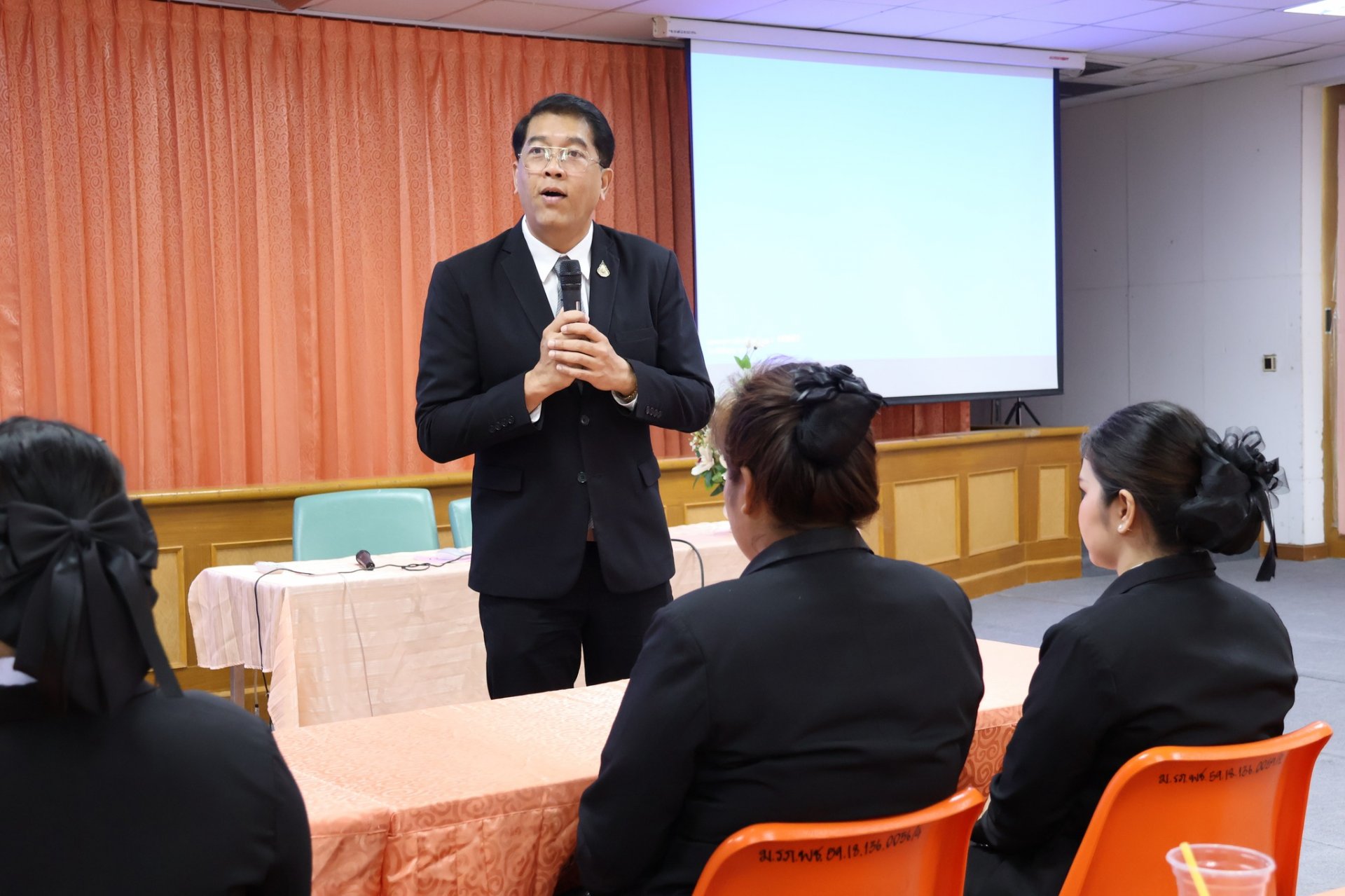 โครงการปัจฉิมนิเทศนักศึกษา ชั้นปีที่ 4 สาขาวิชาการตลาด ประจำปีการศึกษา 2568 - รูปภาพ 32