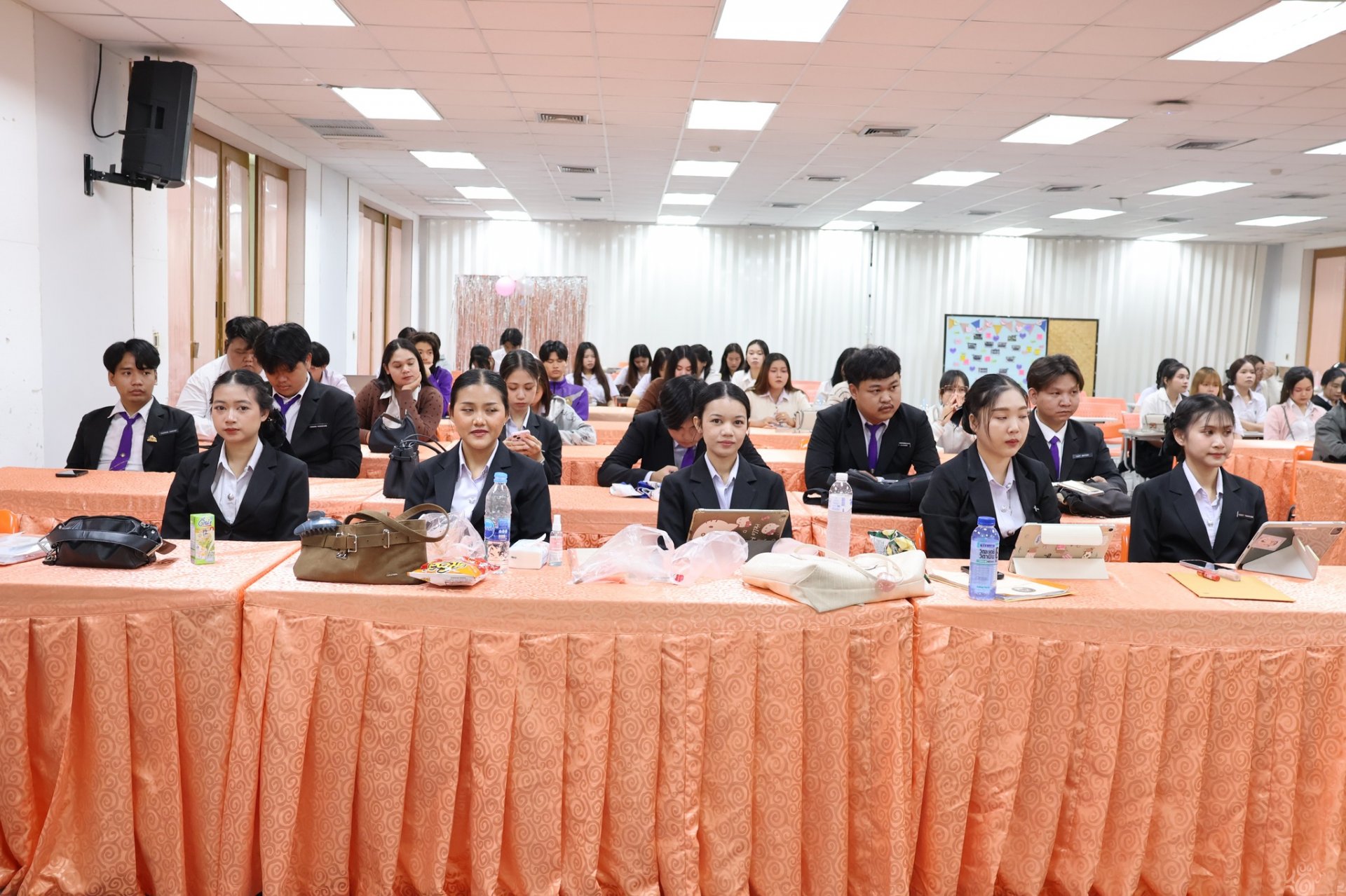 โครงการปัจฉิมนิเทศนักศึกษา ชั้นปีที่ 4 สาขาวิชาการตลาด ประจำปีการศึกษา 2568 - รูปภาพ 41