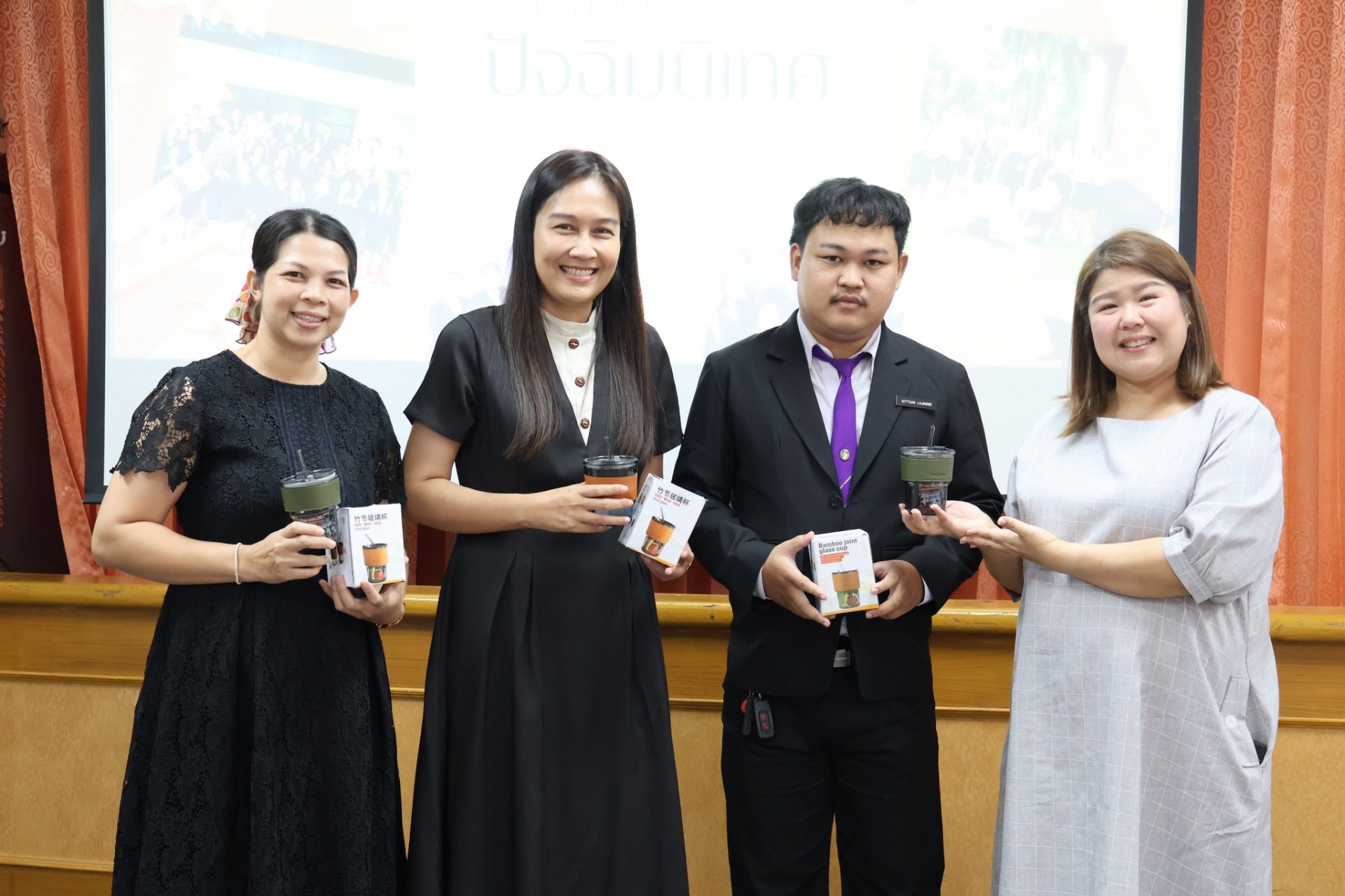 โครงการปัจฉิมนิเทศนักศึกษา ชั้นปีที่ 4 สาขาวิชาการตลาด ประจำปีการศึกษา 2568 - รูปภาพ 54