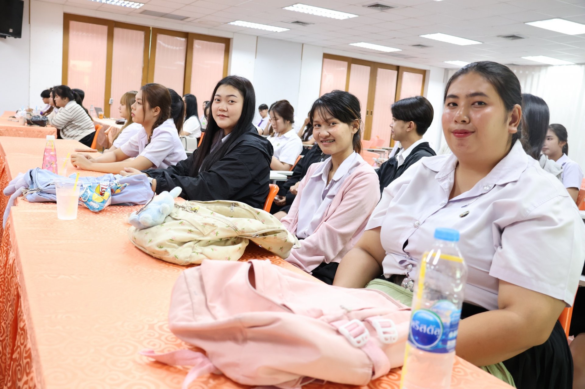 โครงการปัจฉิมนิเทศนักศึกษา ชั้นปีที่ 4 สาขาวิชาการตลาด ประจำปีการศึกษา 2568 - รูปภาพ 63