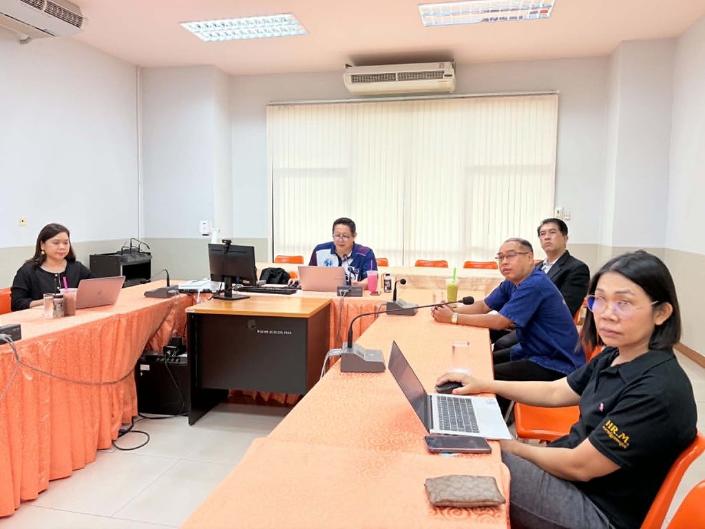 การประชุมพัฒนาร่างหลักสูตรโดยคณะกรรมการพัฒนาหลักสูตรบริหารธุรกิจดุษฎีบัณฑิต สาขาวิชาบริหารธุรกิจ (หลักสูตรใหม่ พ.ศ. 2570) - รูปภาพ 6