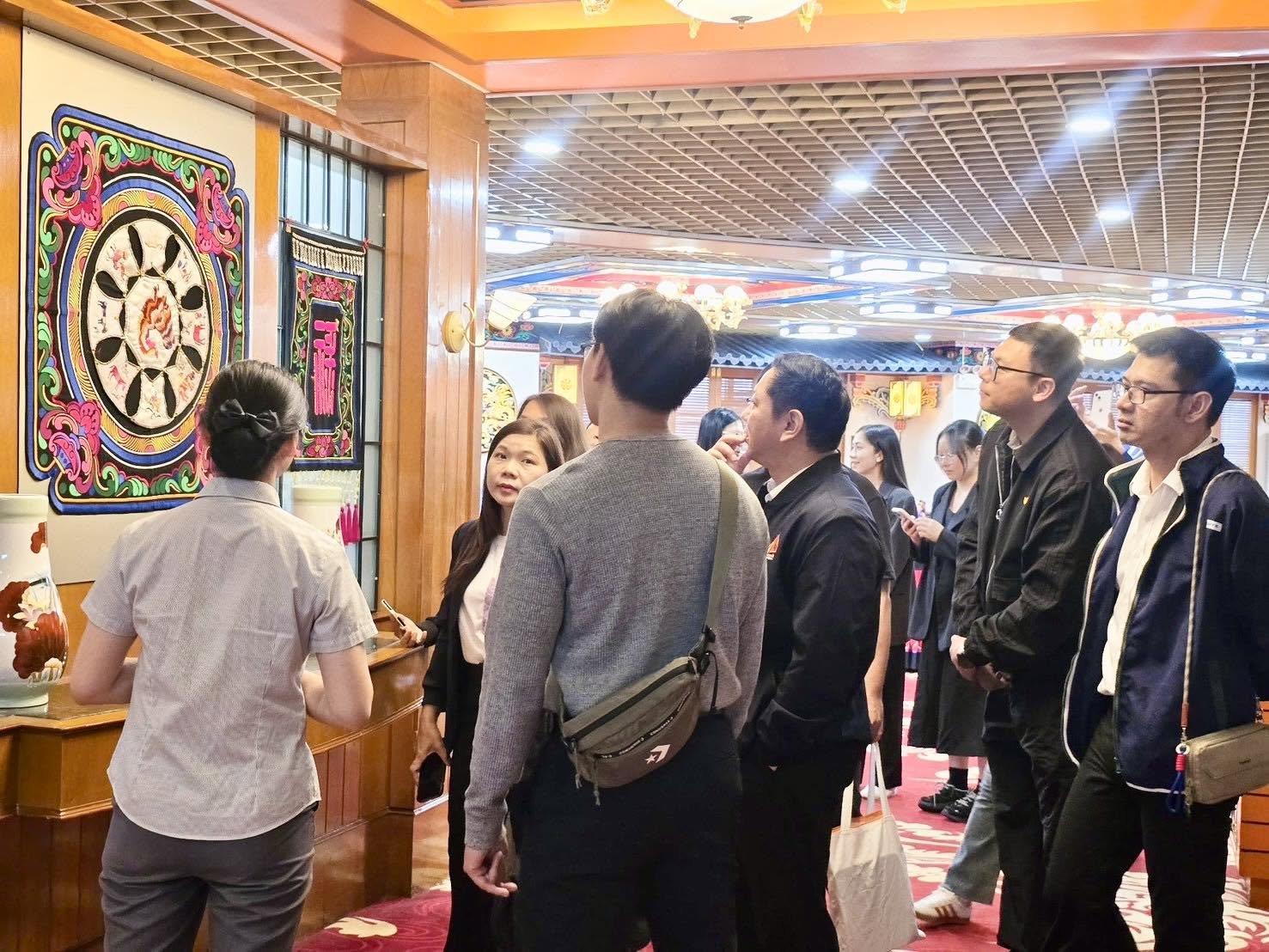 การประชุมความร่วมมือทางวิชาการระหว่างวิทยาลัยการจัดการและเศรษฐศาสตร์ มหาวิทยาลัยฉู่สย่ง ประเทศจีน กับคณะวิทยาการจัดการ มหาวิทยาลัยราชภัฏเพชรบูรณ์ - รูปภาพ 9