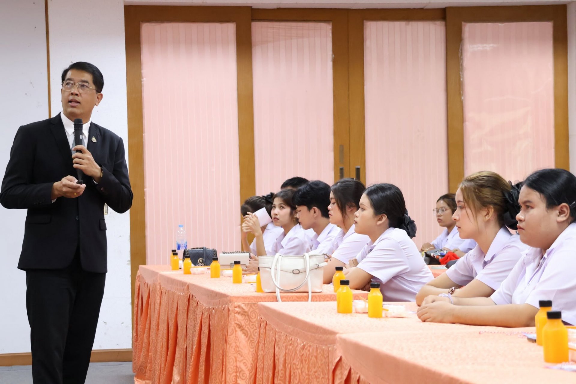 โครงการส่งเสริมคุณลักษณะบัณฑิตที่พึงประสงค์ และการเตรียมความพร้อมสู่การเป็นนักศึกษา สำหรับนักศึกษาชั้นปีที่ 1 คณะวิทยาการจัดการ - รูปภาพ 17