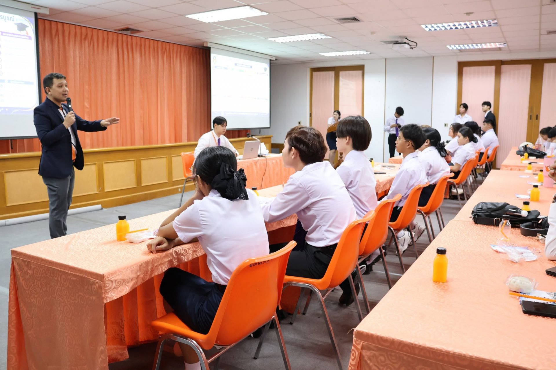 โครงการส่งเสริมคุณลักษณะบัณฑิตที่พึงประสงค์ และการเตรียมความพร้อมสู่การเป็นนักศึกษา สำหรับนักศึกษาชั้นปีที่ 1 คณะวิทยาการจัดการ - รูปภาพ 26