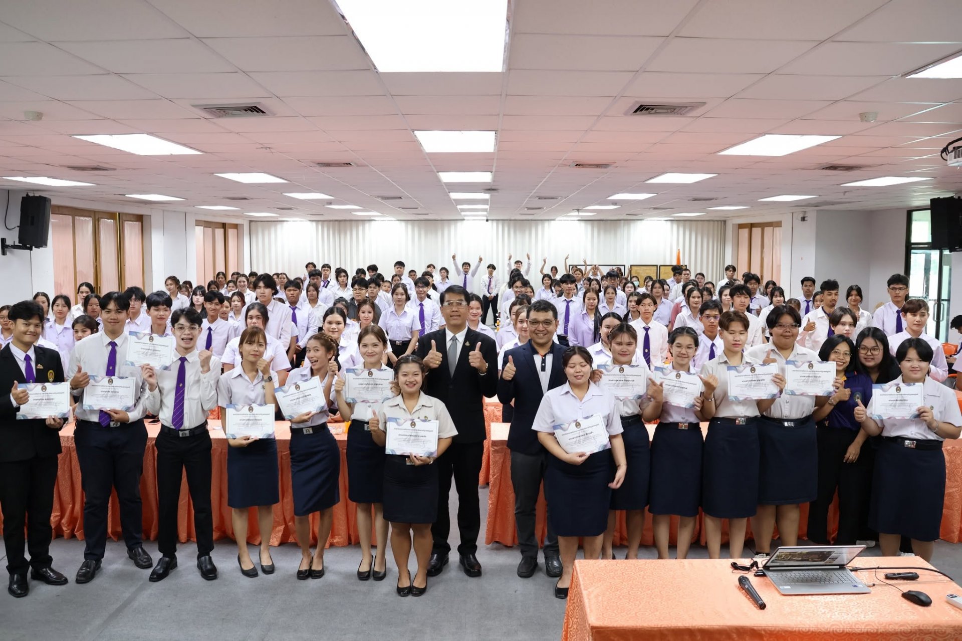 โครงการส่งเสริมคุณลักษณะบัณฑิตที่พึงประสงค์ และการเตรียมความพร้อมสู่การเป็นนักศึกษา สำหรับนักศึกษาชั้นปีที่ 1 คณะวิทยาการจัดการ - รูปภาพ 51