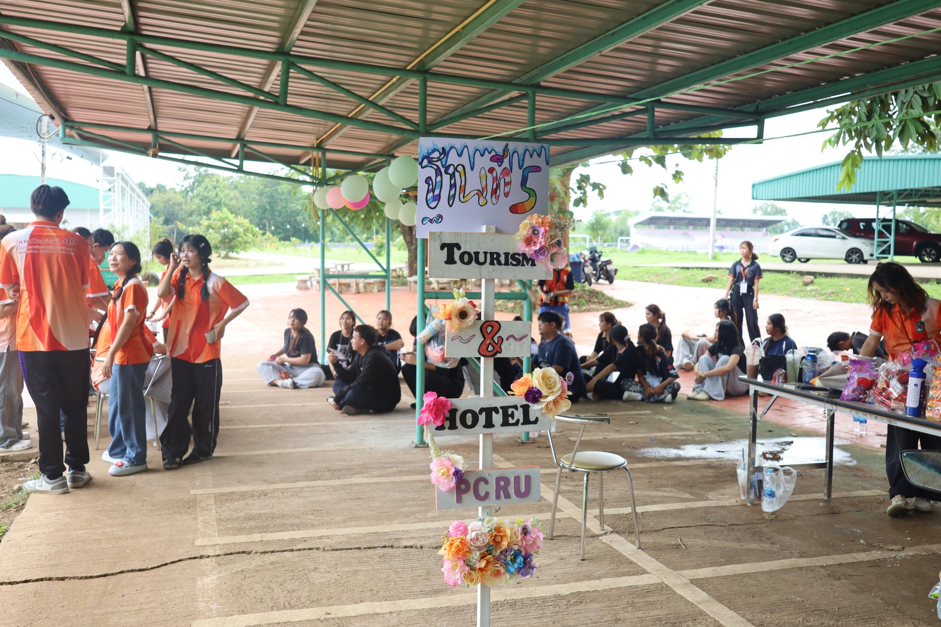 โครงการสานสัมพันธ์อย่างสร้างสรรค์ ร่วมใจน้องพี่ Management ประจำปีการศึกษา 2569 - รูปภาพ 19