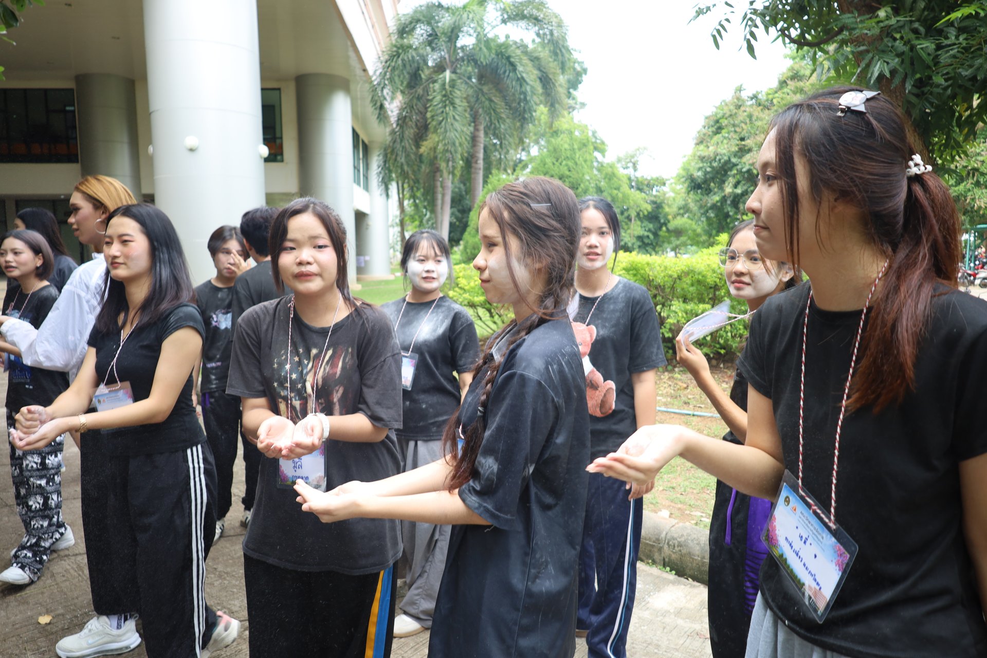 โครงการสานสัมพันธ์อย่างสร้างสรรค์ ร่วมใจน้องพี่ Management ประจำปีการศึกษา 2569 - รูปภาพ 25