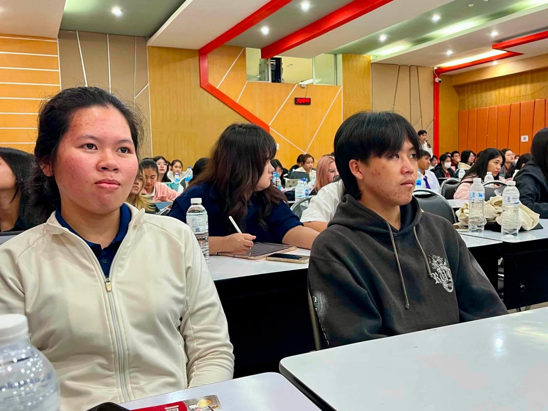 โครงการ Investor talk : โครงการรณรงค์สร้างวินัยทางการเงิน หัวข้อ : เงินทองต้องวางแผน & ครบเครื่องเรื่องลงทุน - รูปภาพ 11