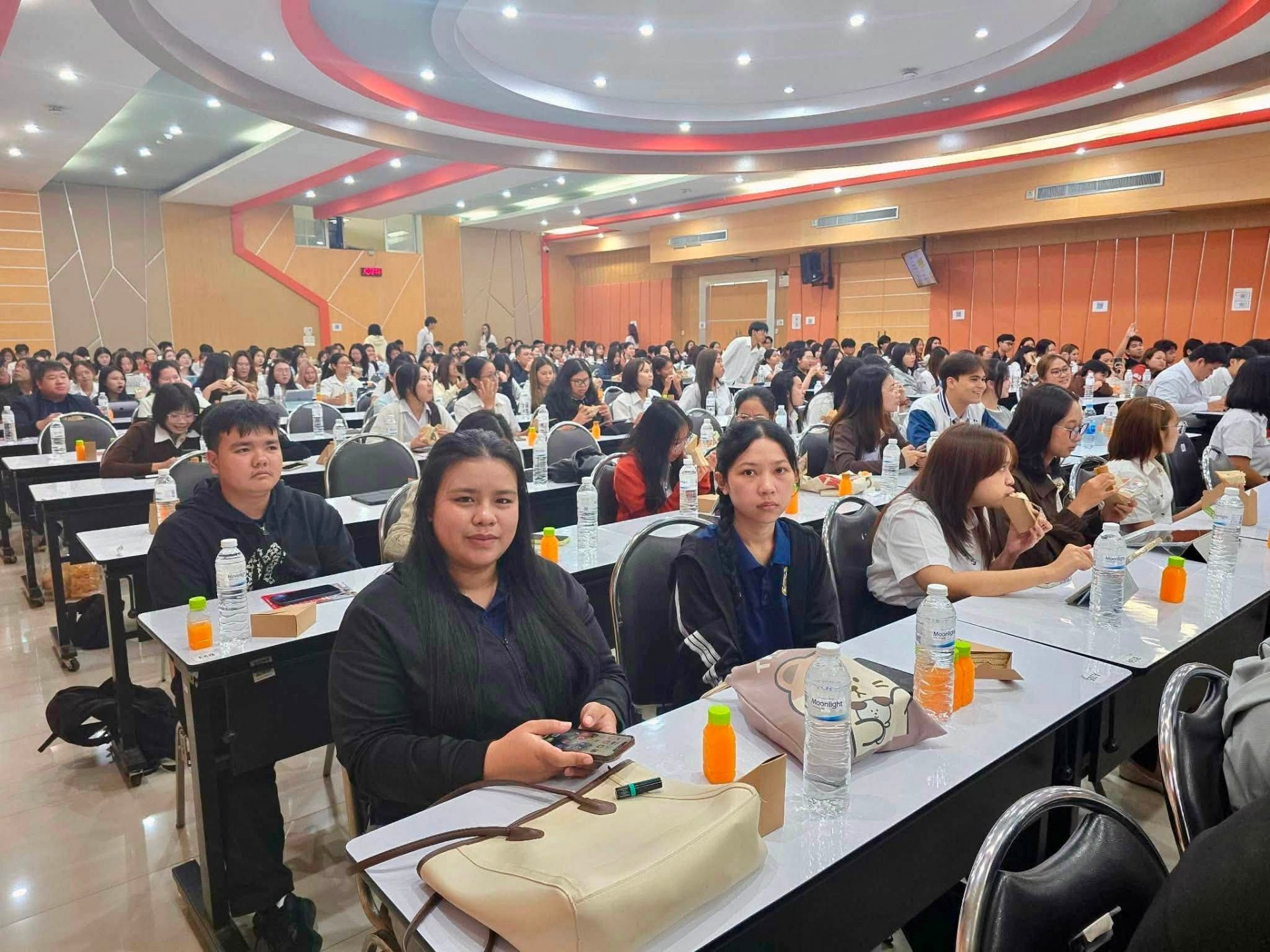 โครงการ Investor talk : โครงการรณรงค์สร้างวินัยทางการเงิน หัวข้อ : เงินทองต้องวางแผน & ครบเครื่องเรื่องลงทุน - รูปภาพ 12