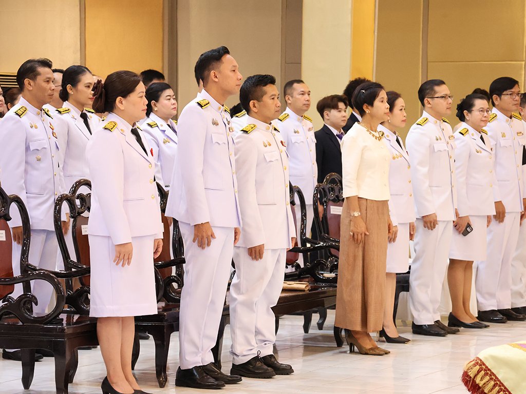 ถวายพระพรชัยมงคล เนื่องในโอกาสวันเฉลิมพระชนมพรรษา พระบาทสมเด็จพระปรเมนทรรามาธิบดีศรีสินทรมหาวชิราลงกรณ พระวชิรเกล้าเจ้าอยู่หัว - รูปภาพ 8