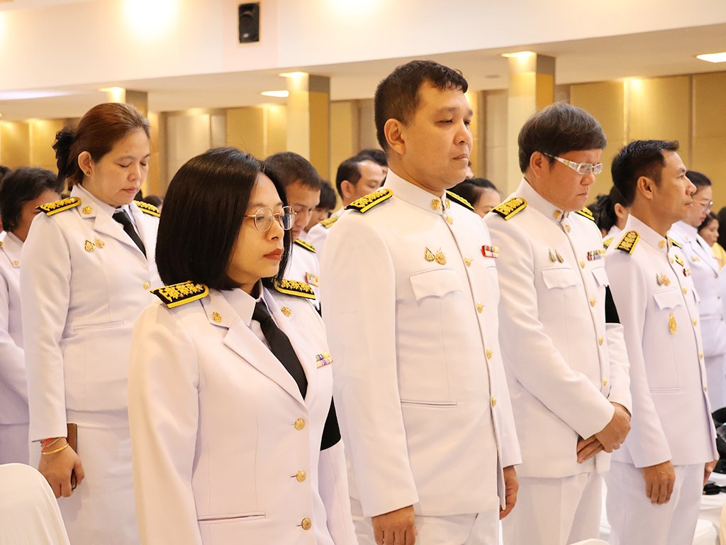 ถวายพระพรชัยมงคล เนื่องในโอกาสวันเฉลิมพระชนมพรรษา พระบาทสมเด็จพระปรเมนทรรามาธิบดีศรีสินทรมหาวชิราลงกรณ พระวชิรเกล้าเจ้าอยู่หัว - รูปภาพ 13
