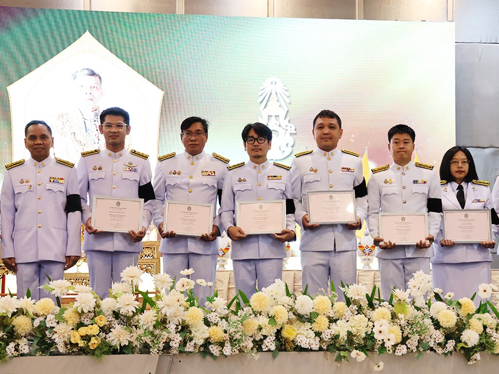 ถวายพระพรชัยมงคล เนื่องในโอกาสวันเฉลิมพระชนมพรรษา พระบาทสมเด็จพระปรเมนทรรามาธิบดีศรีสินทรมหาวชิราลงกรณ พระวชิรเกล้าเจ้าอยู่หัว - รูปภาพ 18