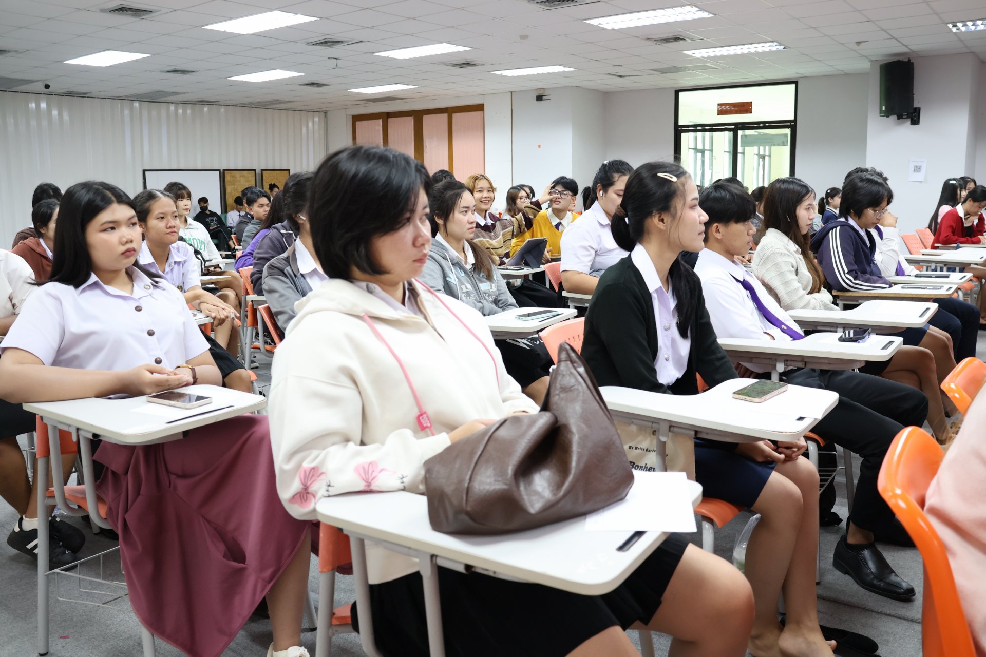 โครงการอบรมเสริมสร้างภาพลักษณ์และเตรียมความพร้อมสู่บัณฑิตคุณภาพ มุ่งสู่ตลาดแรงงาน คณะวิทยาการจัดการ - รูปภาพ 4