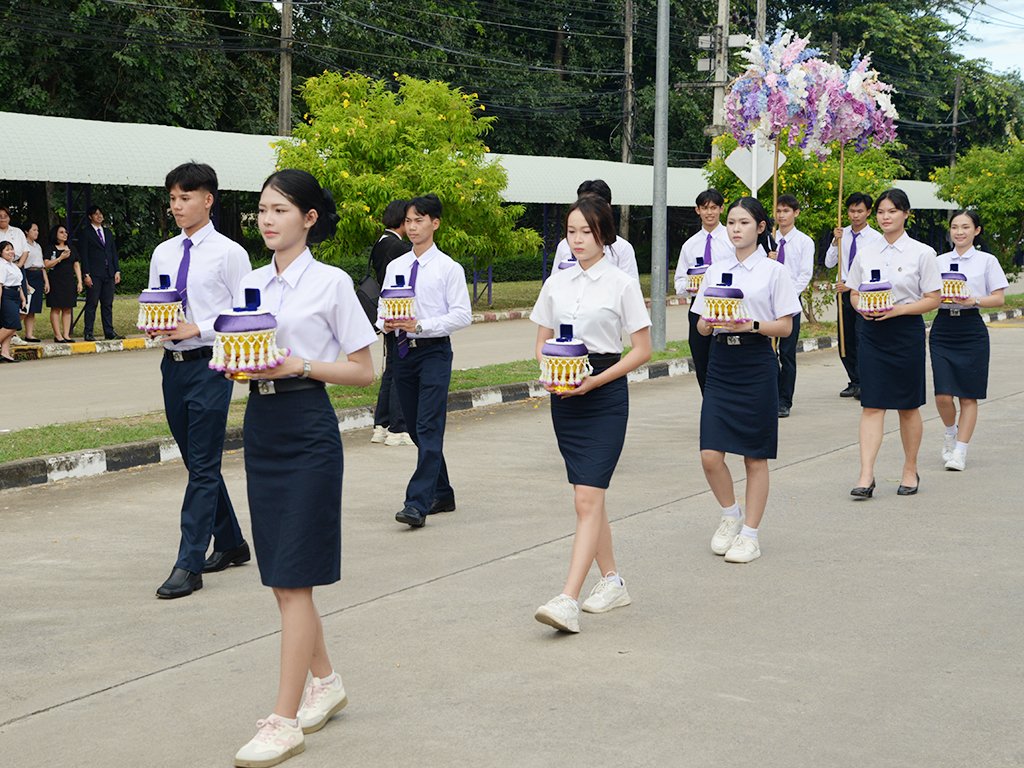 พิธีรับเครื่องหมายตราสัญลักษณ์ประจำมหาวิทยาลัย ประจำปีการศึกษา 2569 สำหรับนักศึกษาชั้นปีที่ 1 - รูปภาพ 9