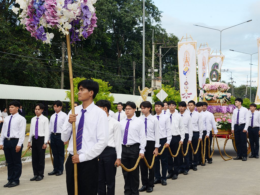 พิธีรับเครื่องหมายตราสัญลักษณ์ประจำมหาวิทยาลัย ประจำปีการศึกษา 2569 สำหรับนักศึกษาชั้นปีที่ 1 - รูปภาพ 10