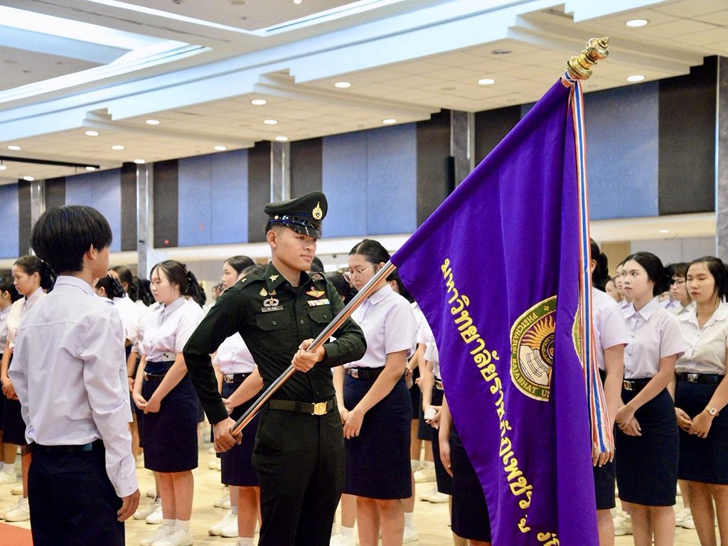 พิธีรับเครื่องหมายตราสัญลักษณ์ประจำมหาวิทยาลัย ประจำปีการศึกษา 2569 สำหรับนักศึกษาชั้นปีที่ 1 - รูปภาพ 12