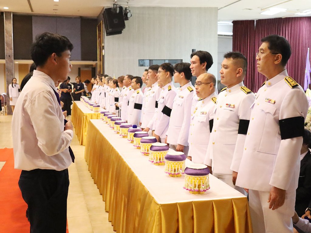 พิธีรับเครื่องหมายตราสัญลักษณ์ประจำมหาวิทยาลัย ประจำปีการศึกษา 2569 สำหรับนักศึกษาชั้นปีที่ 1 - รูปภาพ 24