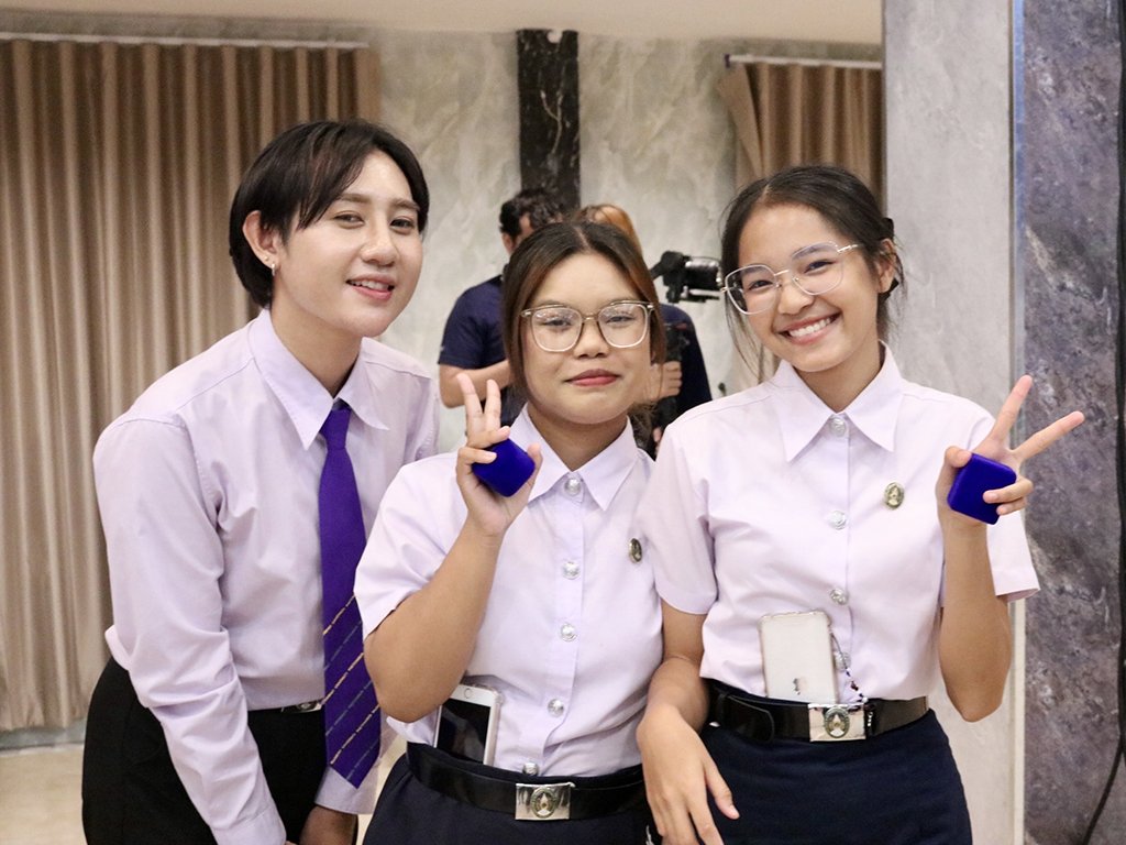 พิธีรับเครื่องหมายตราสัญลักษณ์ประจำมหาวิทยาลัย ประจำปีการศึกษา 2569 สำหรับนักศึกษาชั้นปีที่ 1 - รูปภาพ 37