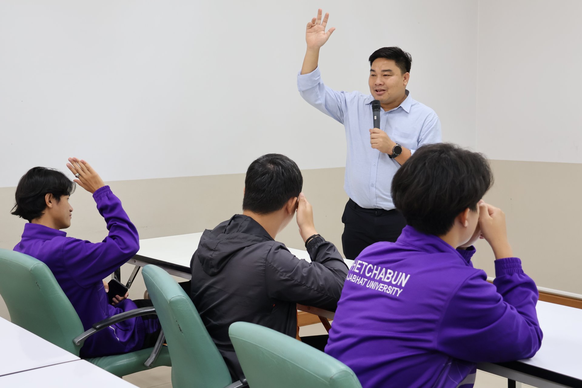 โครงการอบรมการแลกเปลี่ยนเรียนรู้การถอดบทเรียนผลการประเมิน AUN-QA เพื่อยกระดับคุณภาพหลักสูตรของคณะวิทยาการจัดการ - รูปภาพ 15