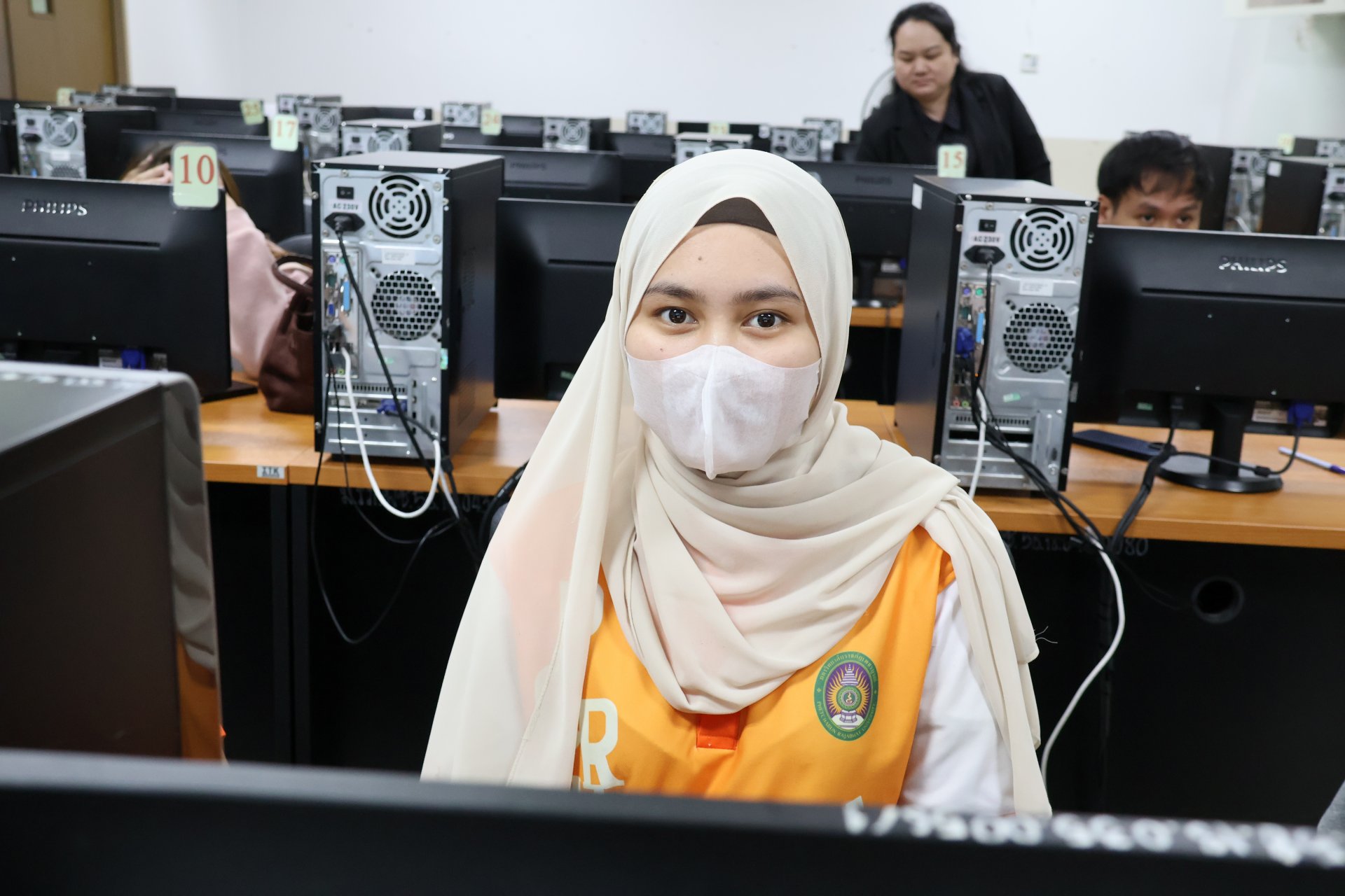 โครงการอบรมเชิงปฏิบัติการ เรื่อง “การประยุกต์ใช้ปัญญาประดิษฐ์ (AI) ในงานบริหารทรัพยากรบุคคล และจริยริธรรมในการใช้ AI สำหรับนักศึกษาสาขาวิชาการบริหารและเทคโนโลยีทรัพยากรบุคคล” - รูปภาพ 4