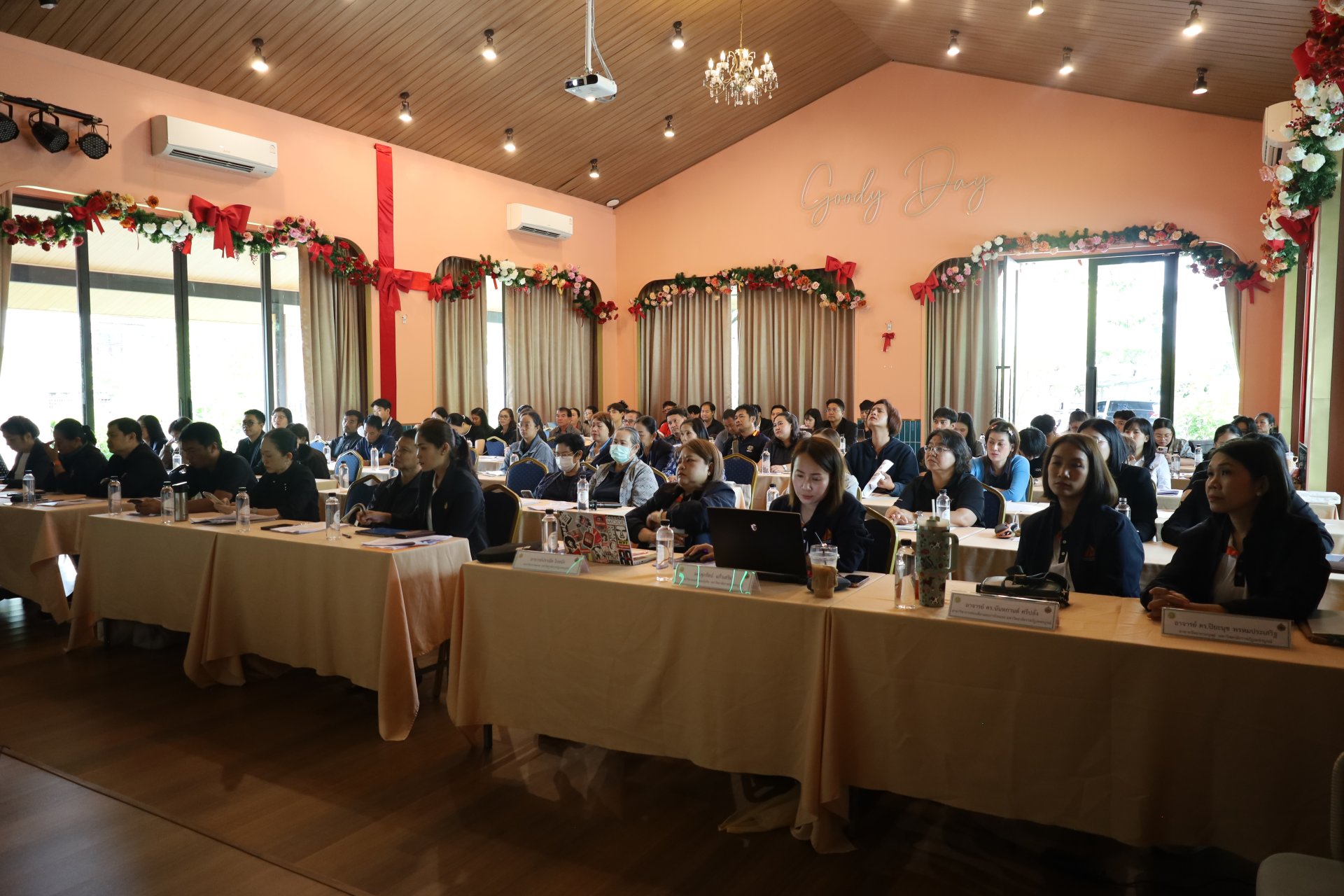 การประชุมเชิงปฏิบัติการ "การพัฒนาศักยภาพด้านการสร้างแบรนด์การตลาดออนไลน์และการเชื่อมโยงตลาดเพื่อยกระดับสินค้าเกษตรมูลค่าสูง" - รูปภาพ 24