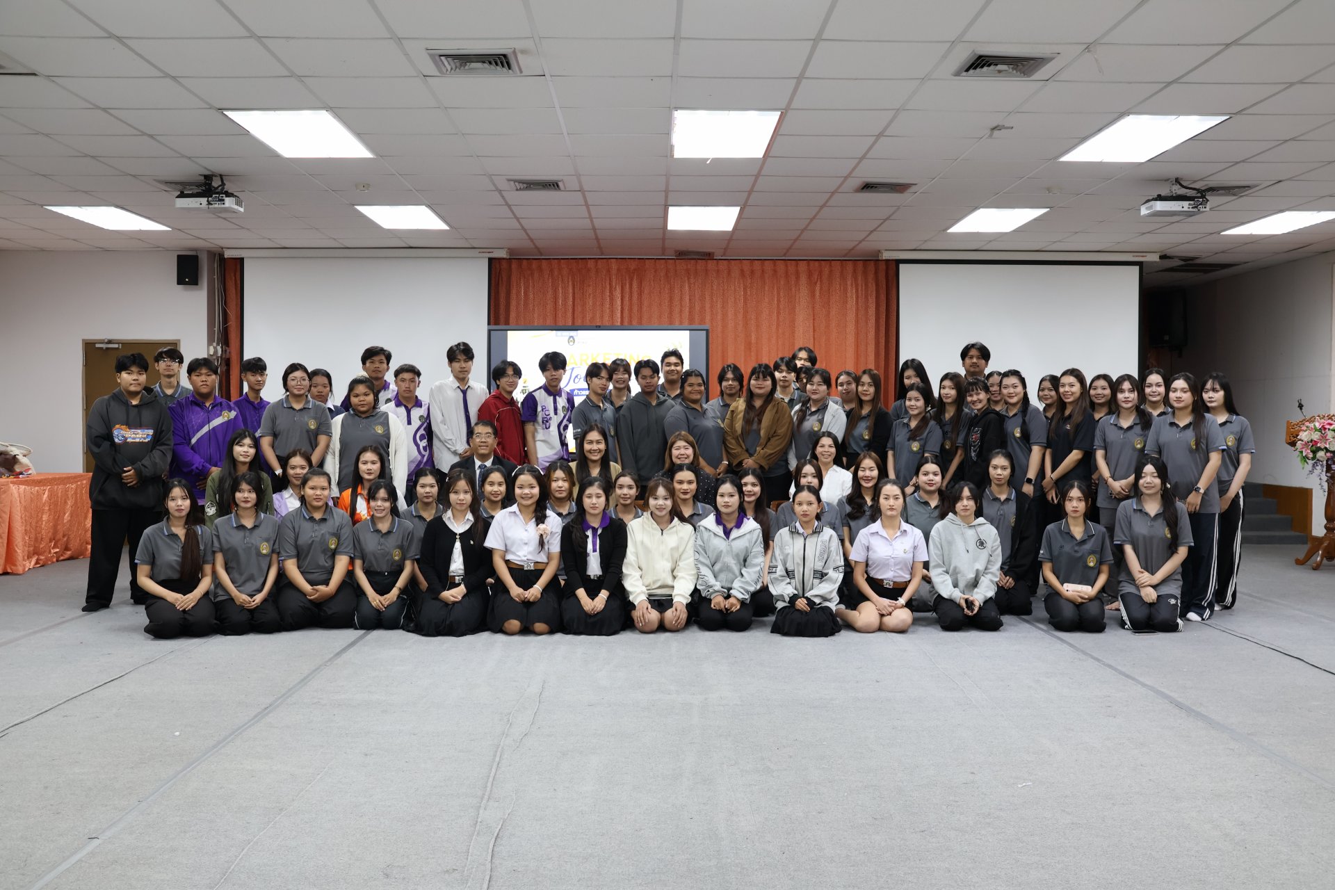 โครงการ Maketting Journer ก้าวแรกสู่รั้วการตลาด สานสัมพันธ์น้องพี่ และร่วมสืบสานประเพณีบายศรีสู่ขวัญ ประจำปีการศึกษา 2569 - รูปภาพ 33