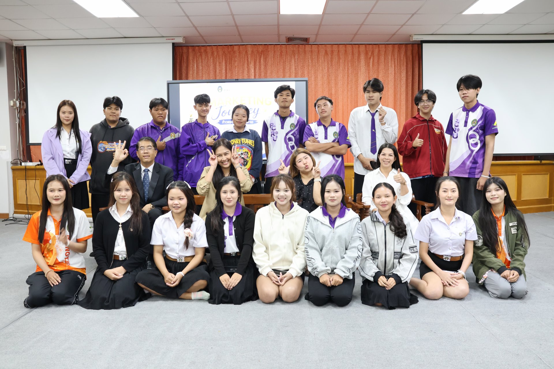 โครงการ Maketting Journer ก้าวแรกสู่รั้วการตลาด สานสัมพันธ์น้องพี่ และร่วมสืบสานประเพณีบายศรีสู่ขวัญ ประจำปีการศึกษา 2569 - รูปภาพ 36
