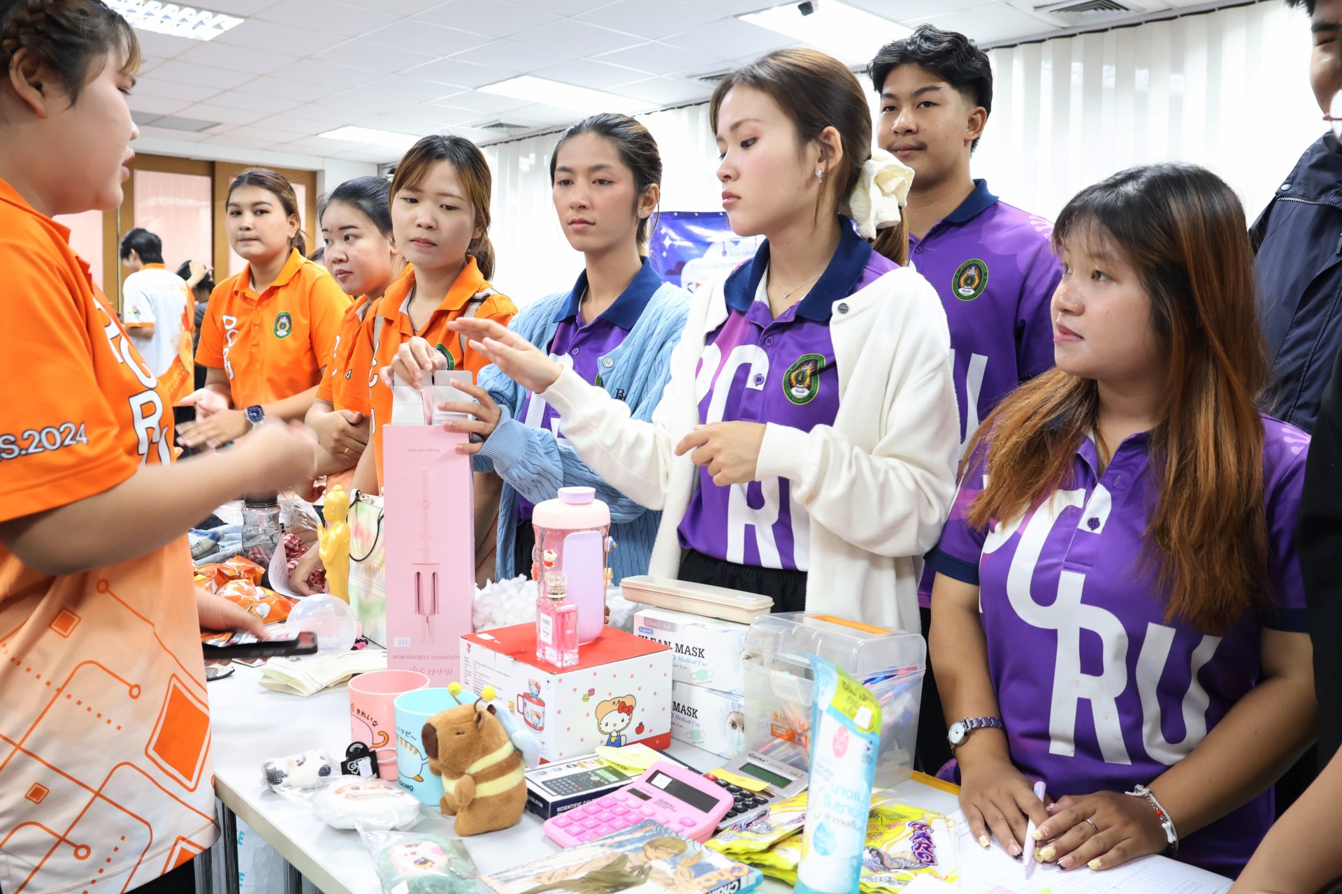 โครงการส่งเสริมทักษะการเป็นผู้ประกอบการ SECOND HAND แดนมหัศจรรย์ ตลาดนัดของมือสอง - รูปภาพ 18