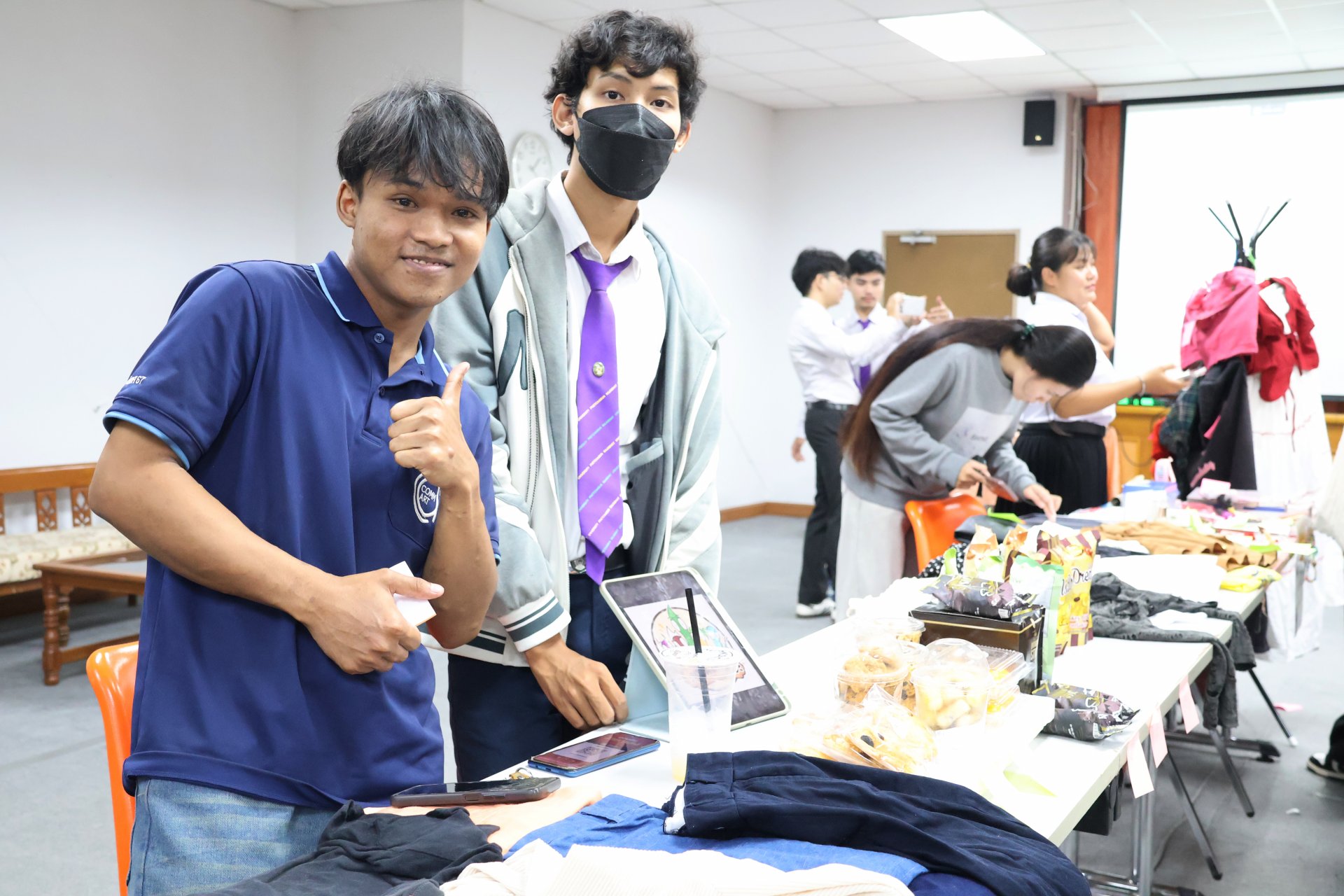 โครงการส่งเสริมทักษะการเป็นผู้ประกอบการ SECOND HAND แดนมหัศจรรย์ ตลาดนัดของมือสอง - รูปภาพ 21