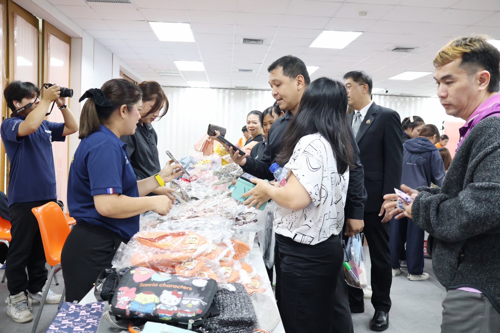 โครงการส่งเสริมทักษะการเป็นผู้ประกอบการ SECOND HAND แดนมหัศจรรย์ ตลาดนัดของมือสอง - รูปภาพ 23