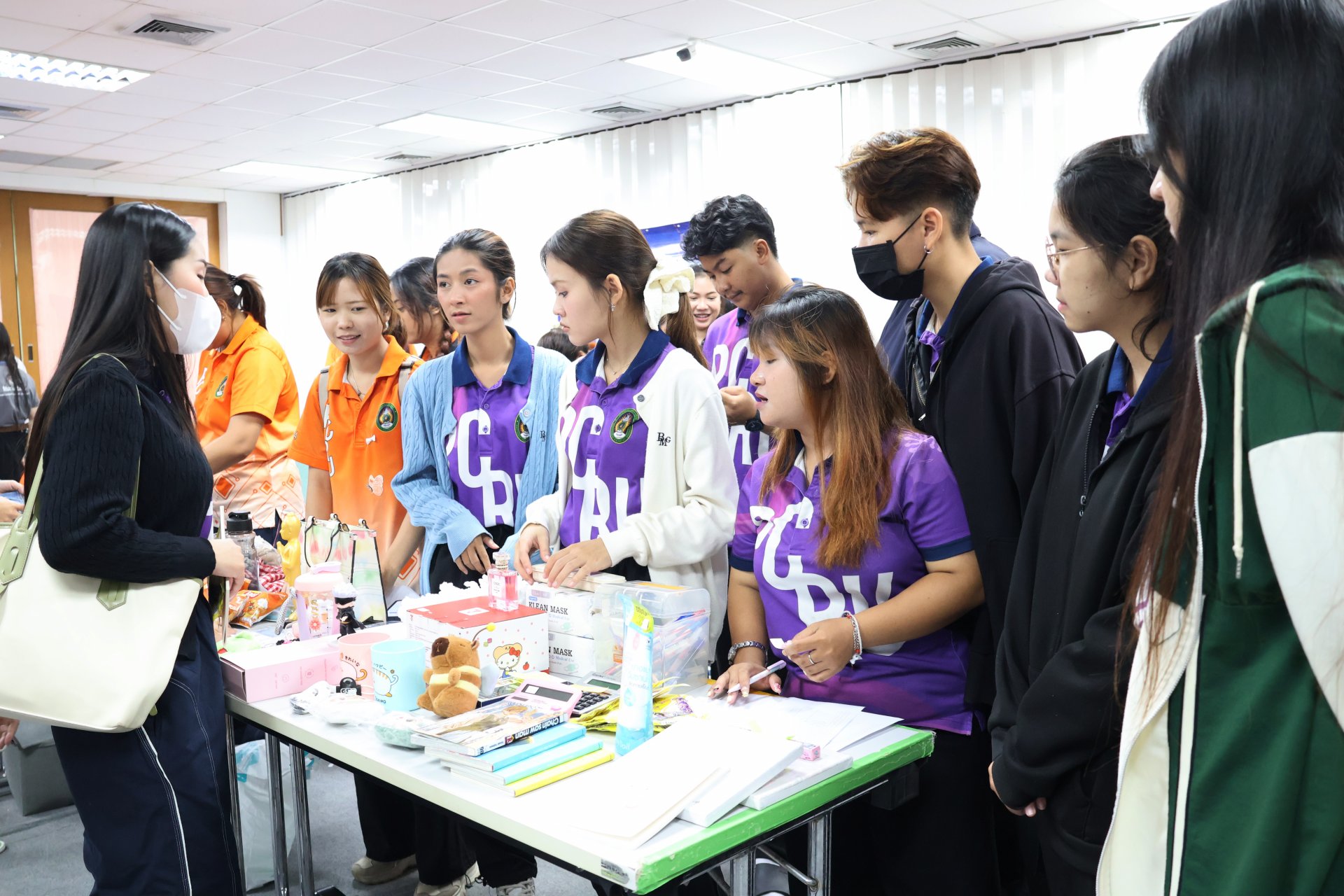 โครงการส่งเสริมทักษะการเป็นผู้ประกอบการ SECOND HAND แดนมหัศจรรย์ ตลาดนัดของมือสอง - รูปภาพ 25