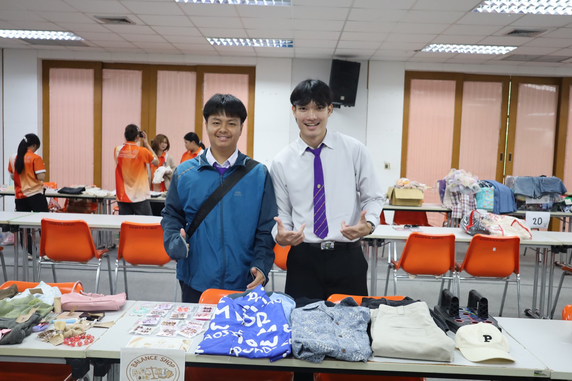 โครงการส่งเสริมทักษะการเป็นผู้ประกอบการ SECOND HAND แดนมหัศจรรย์ ตลาดนัดของมือสอง - รูปภาพ 29