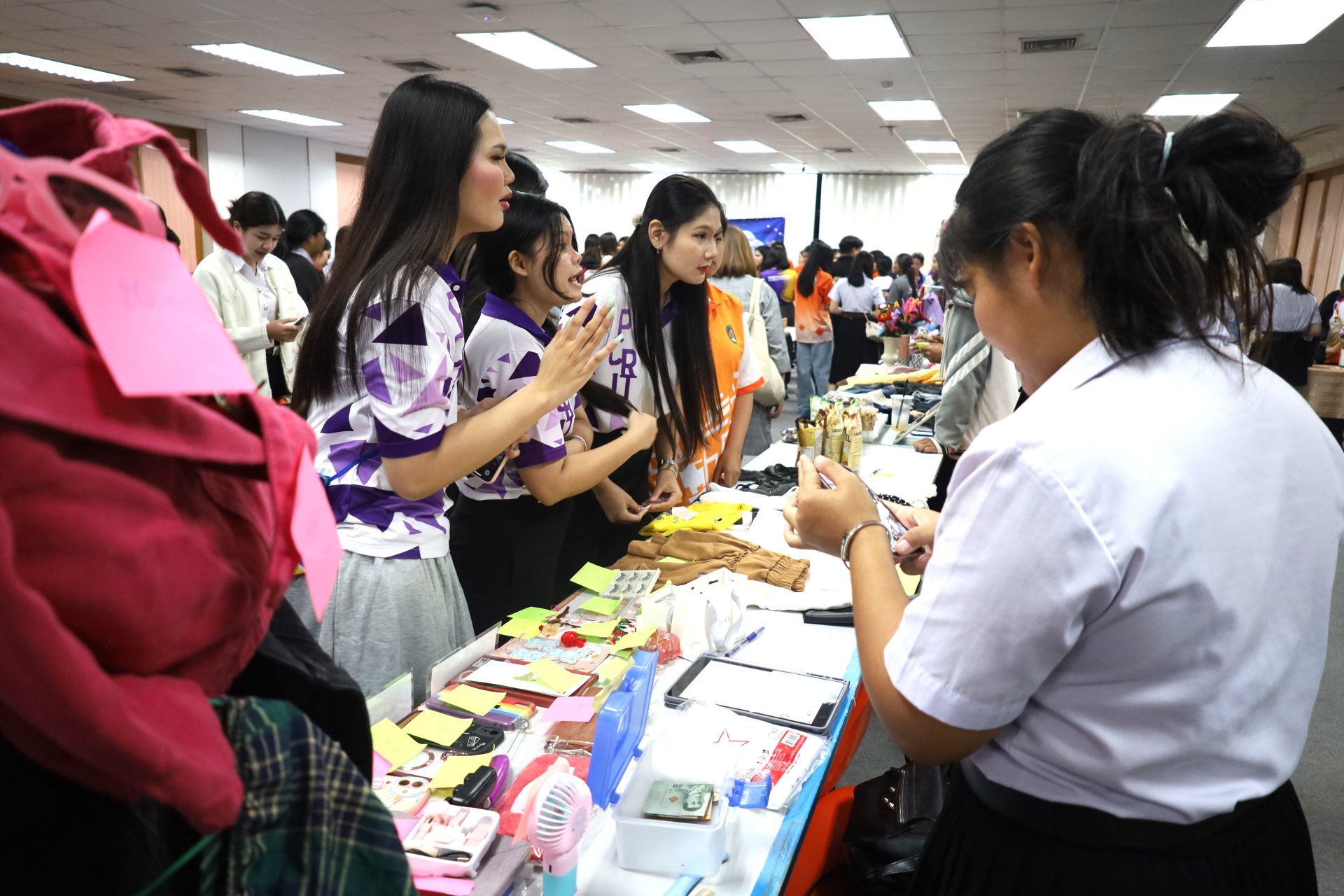 โครงการส่งเสริมทักษะการเป็นผู้ประกอบการ SECOND HAND แดนมหัศจรรย์ ตลาดนัดของมือสอง - รูปภาพ 41
