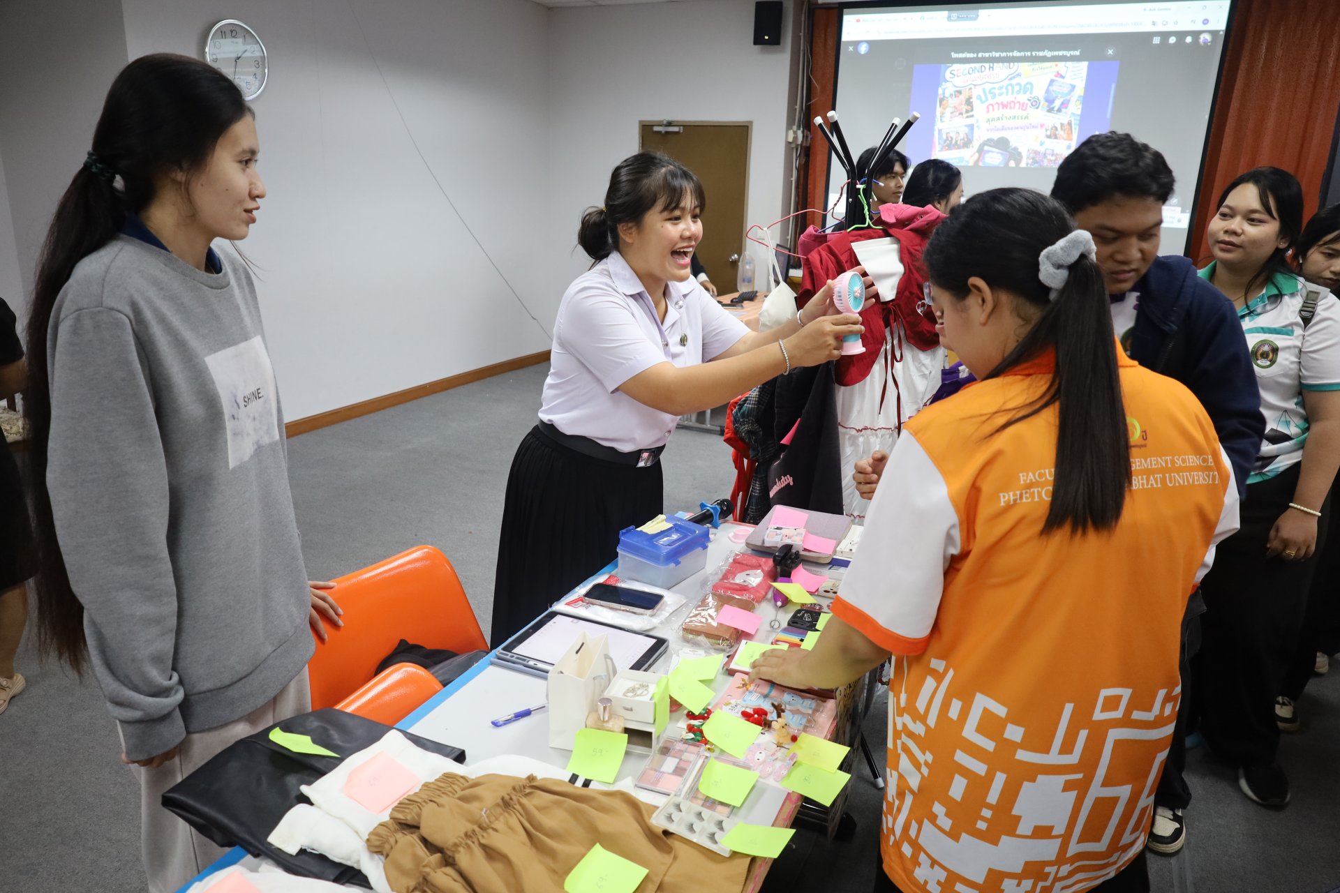 โครงการส่งเสริมทักษะการเป็นผู้ประกอบการ SECOND HAND แดนมหัศจรรย์ ตลาดนัดของมือสอง - รูปภาพ 51