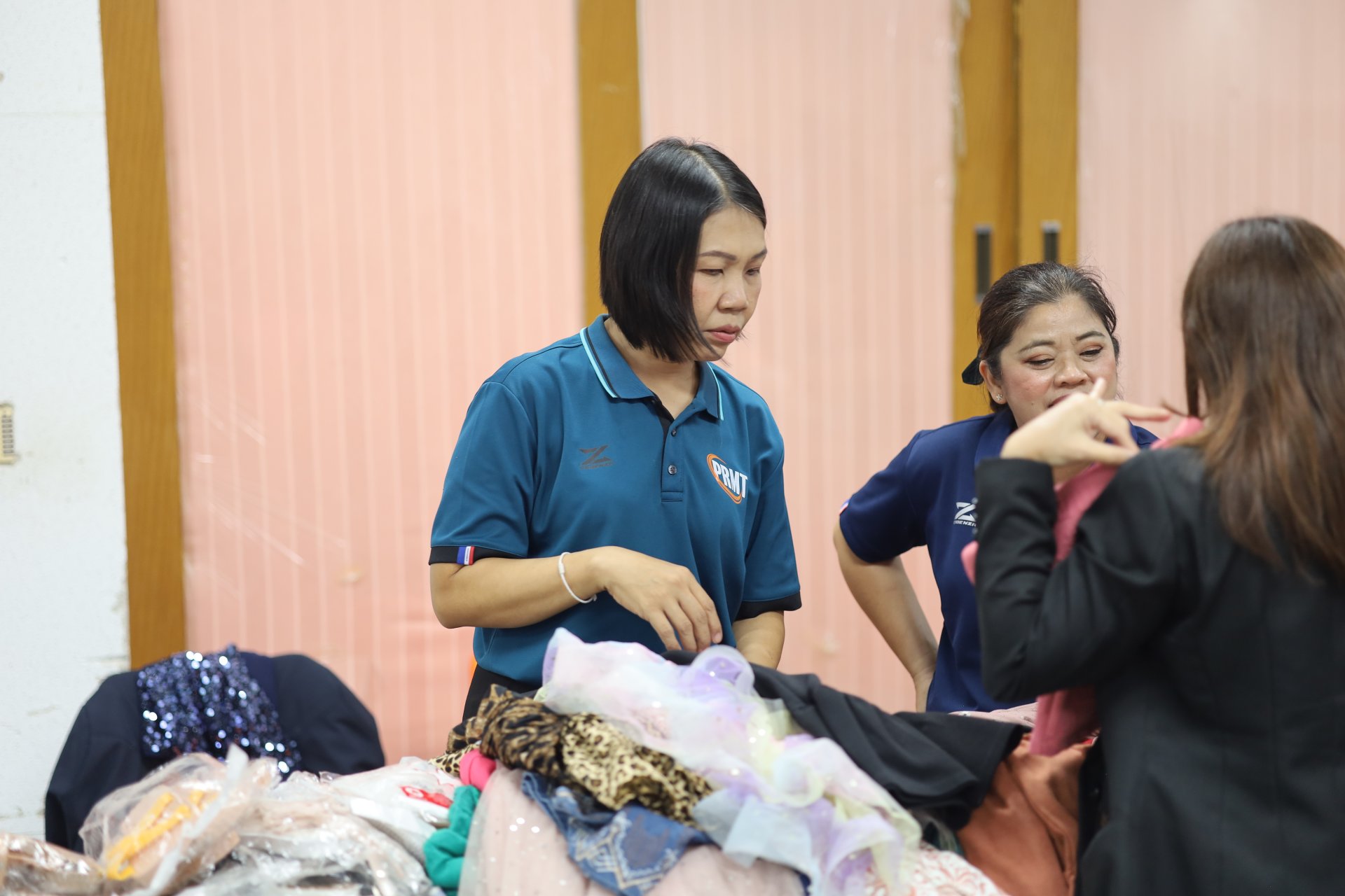 โครงการส่งเสริมทักษะการเป็นผู้ประกอบการ SECOND HAND แดนมหัศจรรย์ ตลาดนัดของมือสอง - รูปภาพ 64