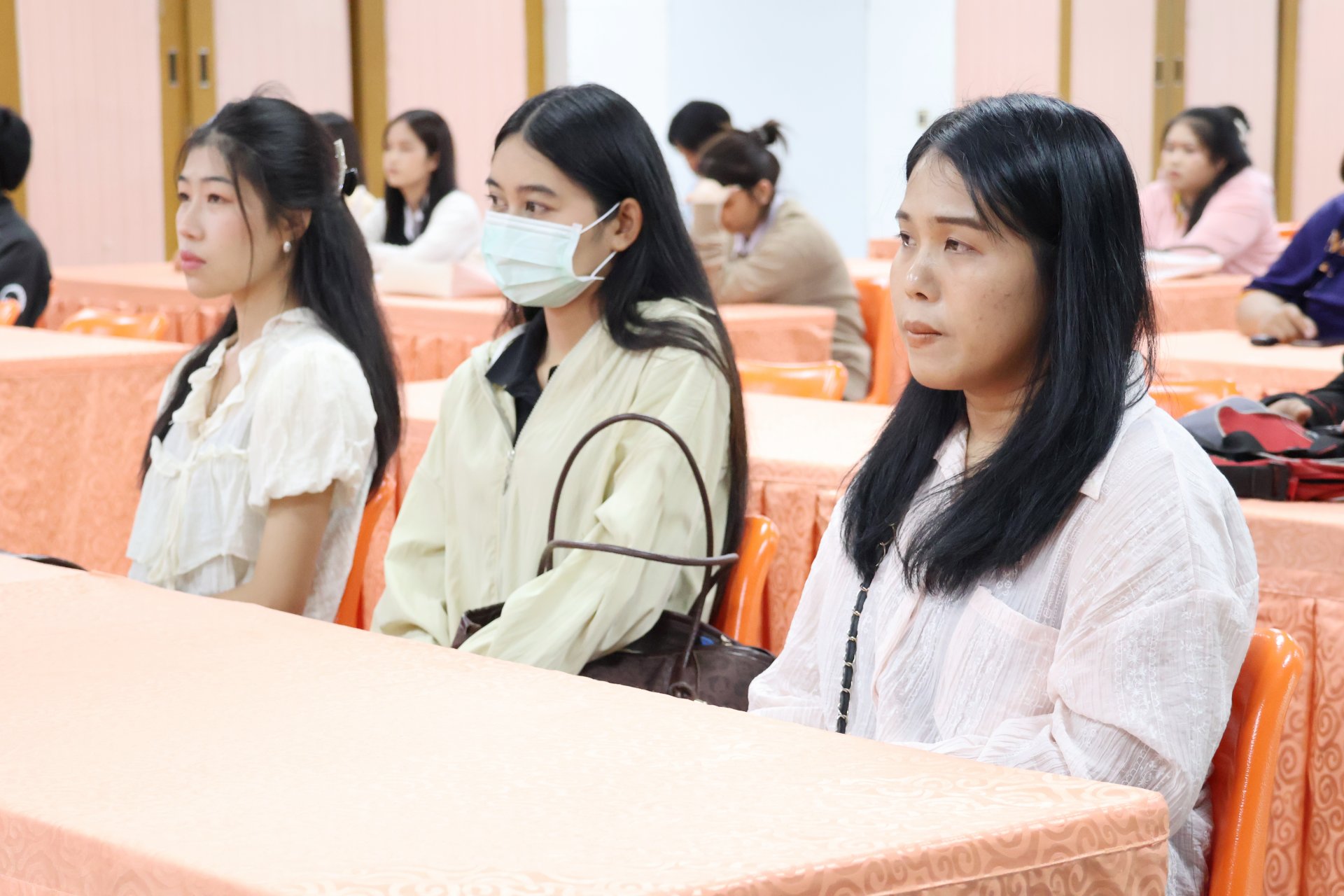 การสัมมนาวิชาการประเด็นสำคัญด้านกลยุทธ์และด้านการบริหารการจัดการ - รูปภาพ 2
