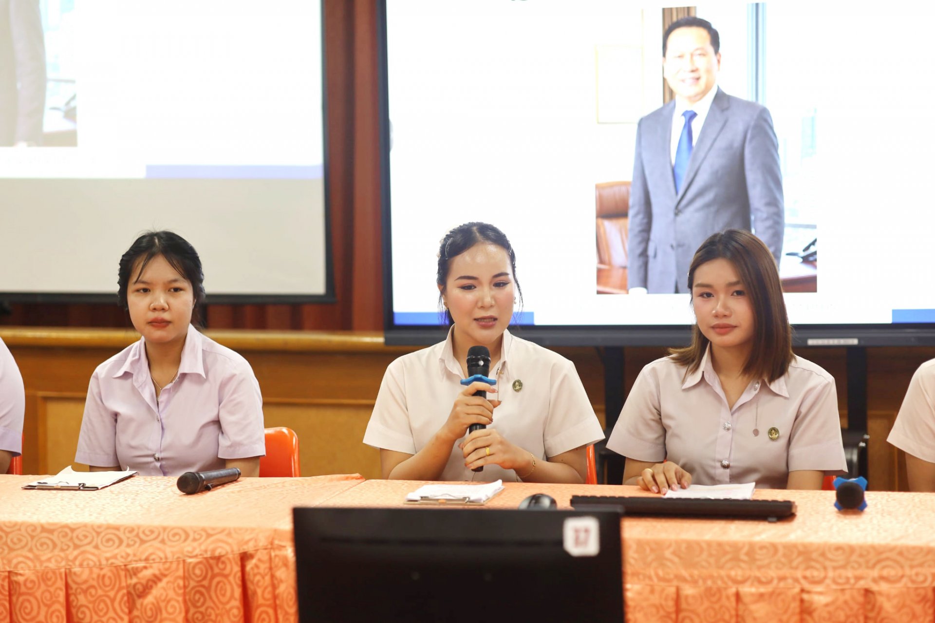 การสัมมนาวิชาการประเด็นสำคัญด้านกลยุทธ์และด้านการบริหารการจัดการ - รูปภาพ 3