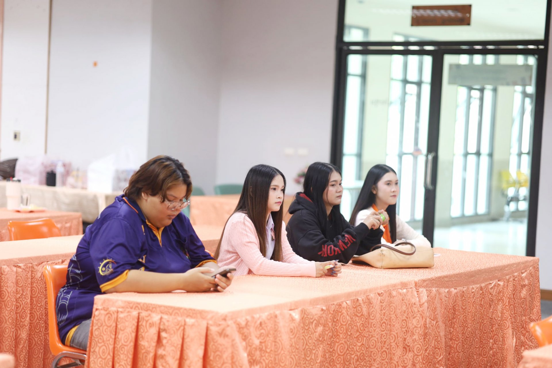 การสัมมนาวิชาการประเด็นสำคัญด้านกลยุทธ์และด้านการบริหารการจัดการ - รูปภาพ 15