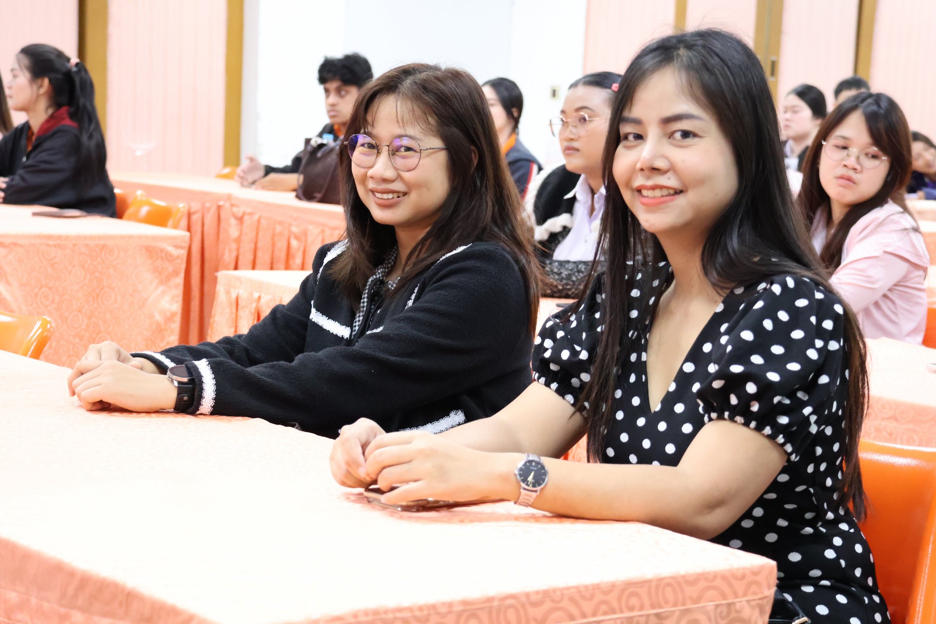 การสัมมนาวิชาการประเด็นสำคัญทางการตลาด กรณีศึกษาผู้ประกอบการด้านอาหารร้านละมุน62 - รูปภาพ 5