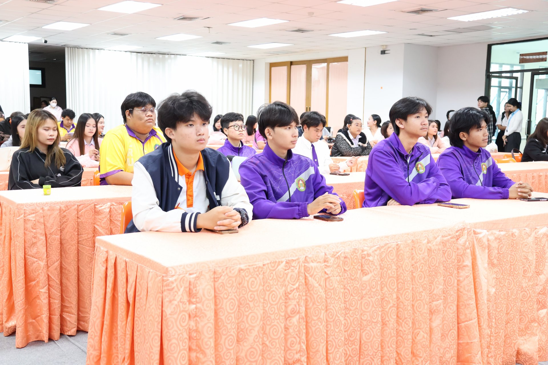 การสัมมนาวิชาการประเด็นสำคัญทางการตลาด กรณีศึกษาผู้ประกอบการด้านอาหารร้านละมุน62 - รูปภาพ 7