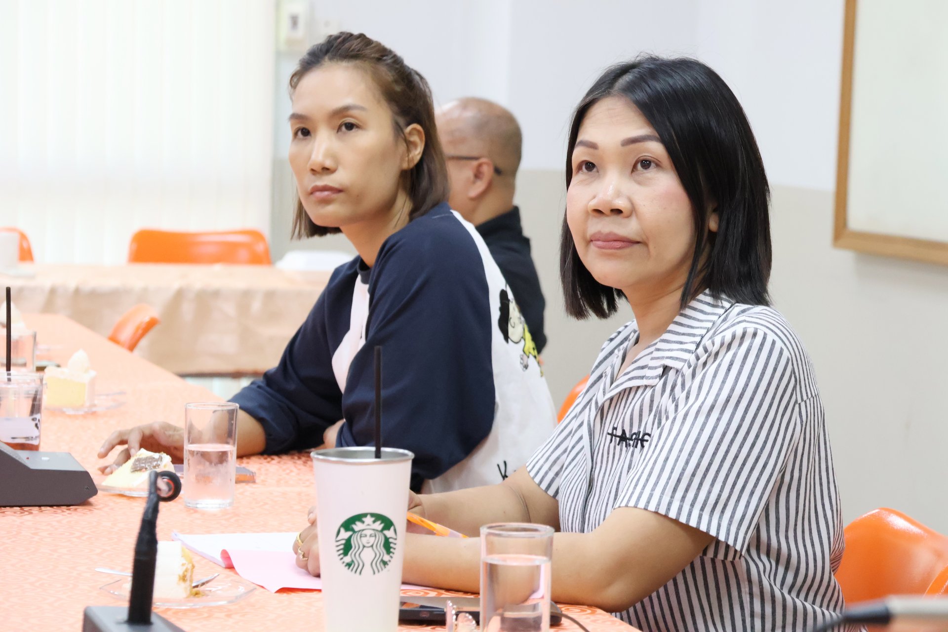 การประชุมคณะกรรมการพัฒนาหลักสูตร บริหารธุรกิจดุษฎีบัณฑิต (DBA) - รูปภาพ 6