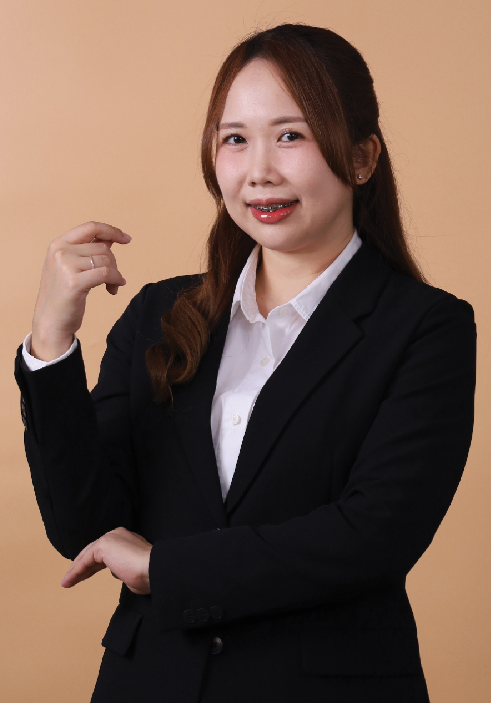 อาจารย์ ภรวลัญช์ มาอยู่