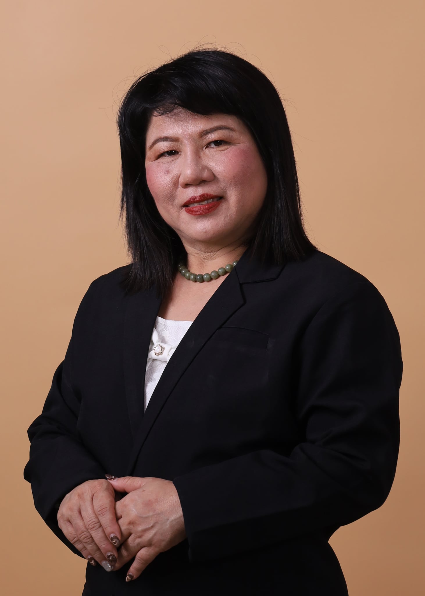 นางอรวรรณ ดีพา