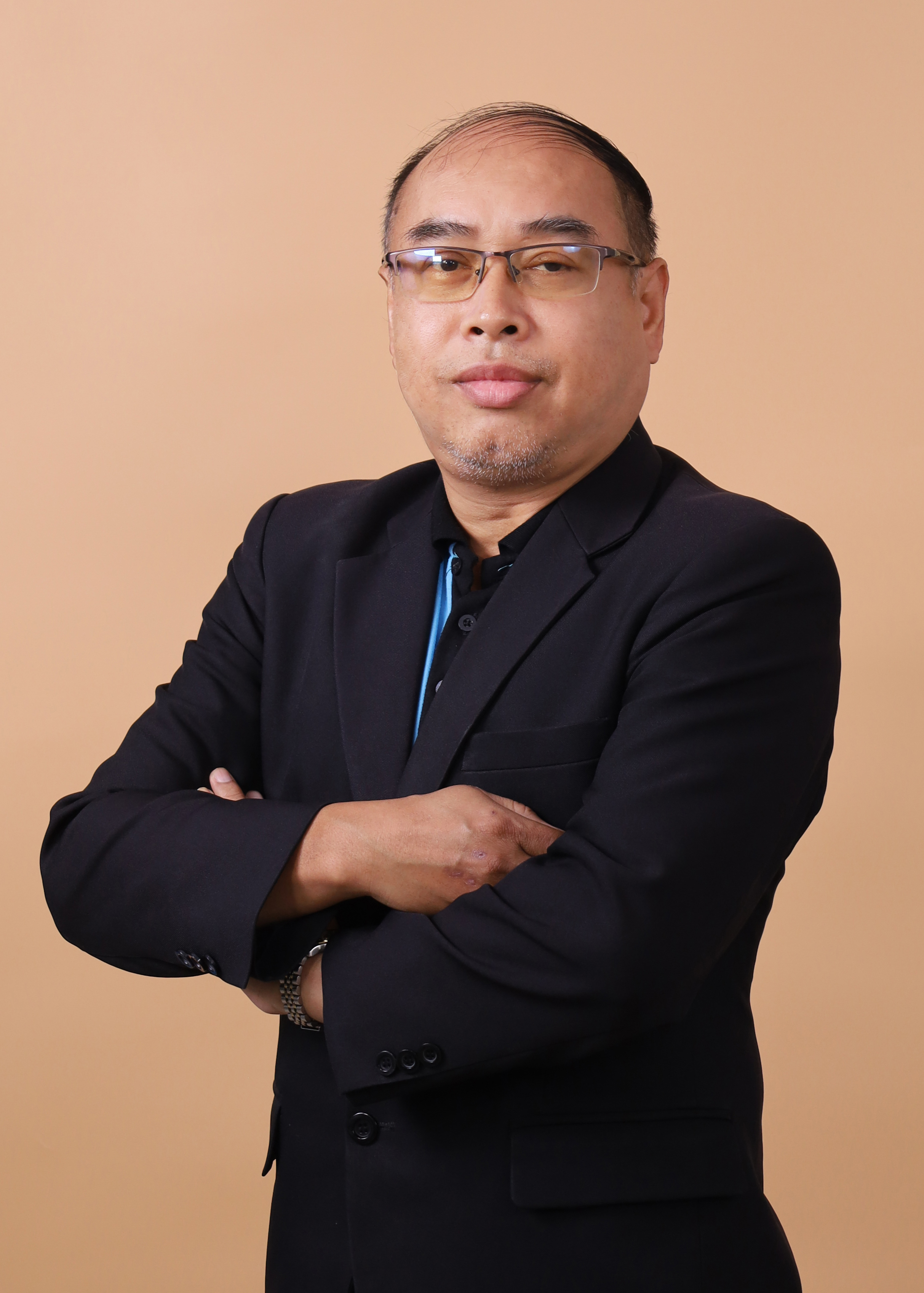 ผศ.ดร.นิพนธ์ เพชระบูรณิน